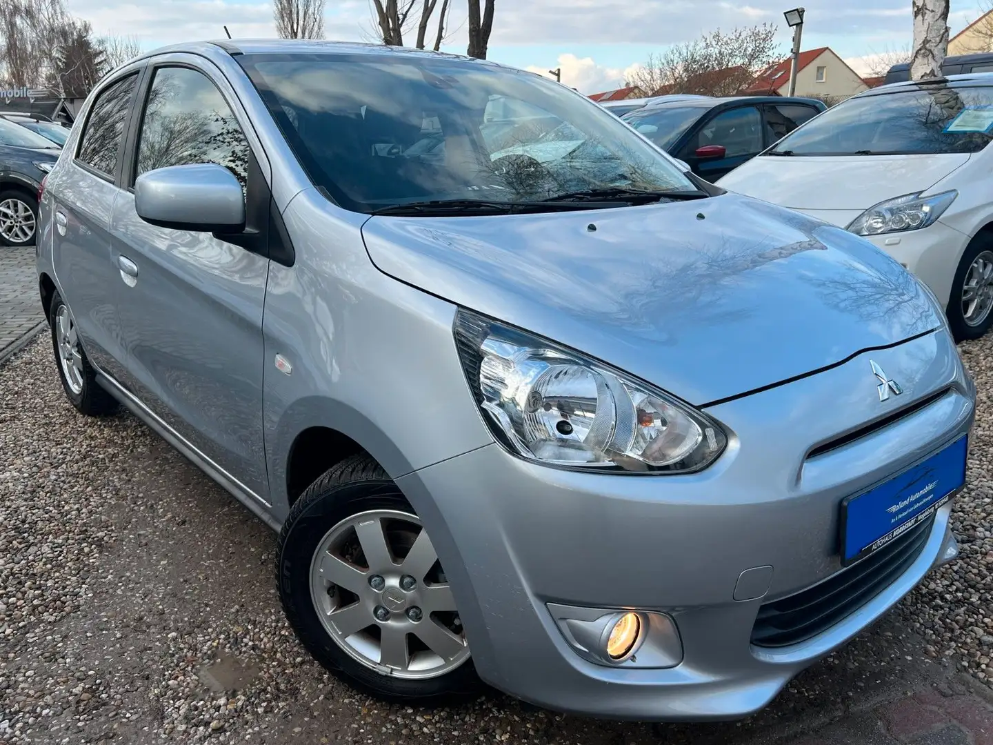 Mitsubishi Space Star Top*1.HD*Klima*SHZ*12.TKM*TÜV NEU Silver - 1