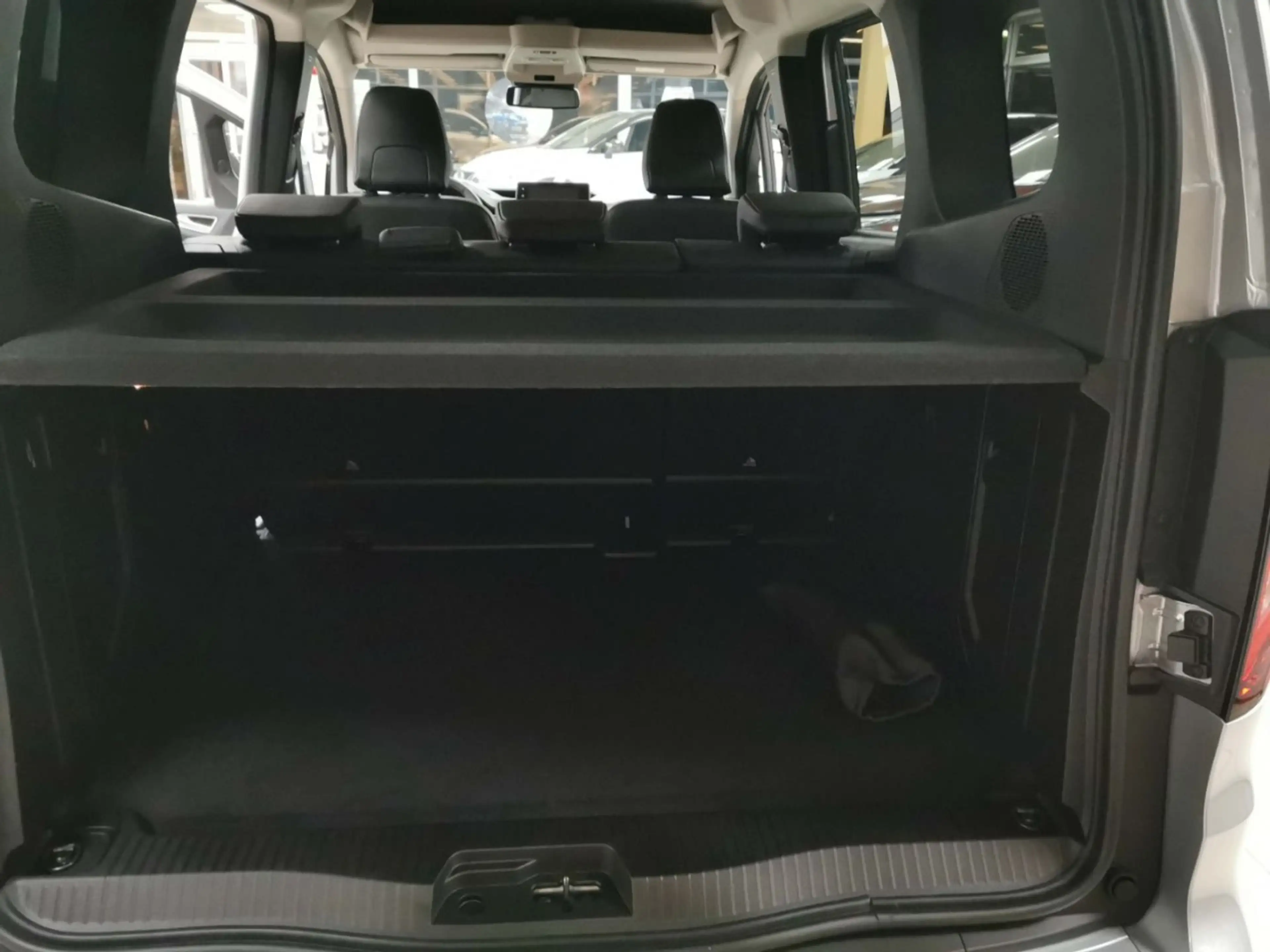 Nissan Townstar Kombi Tekna 1.3DIG-T 130PS MT AHK und Winterräder — photo 10