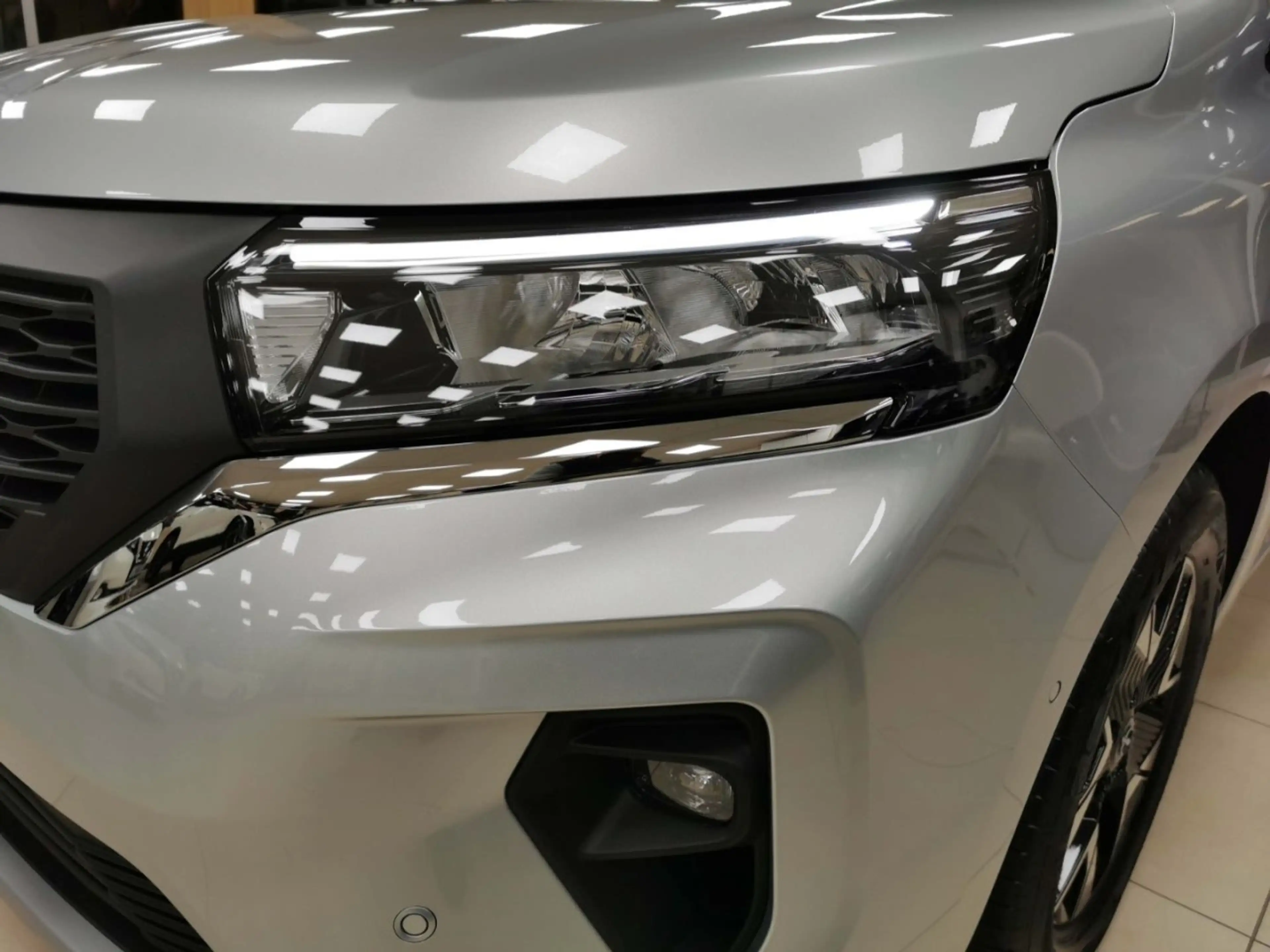 Nissan Townstar Kombi Tekna 1.3DIG-T 130PS MT AHK und Winterräder — photo 6