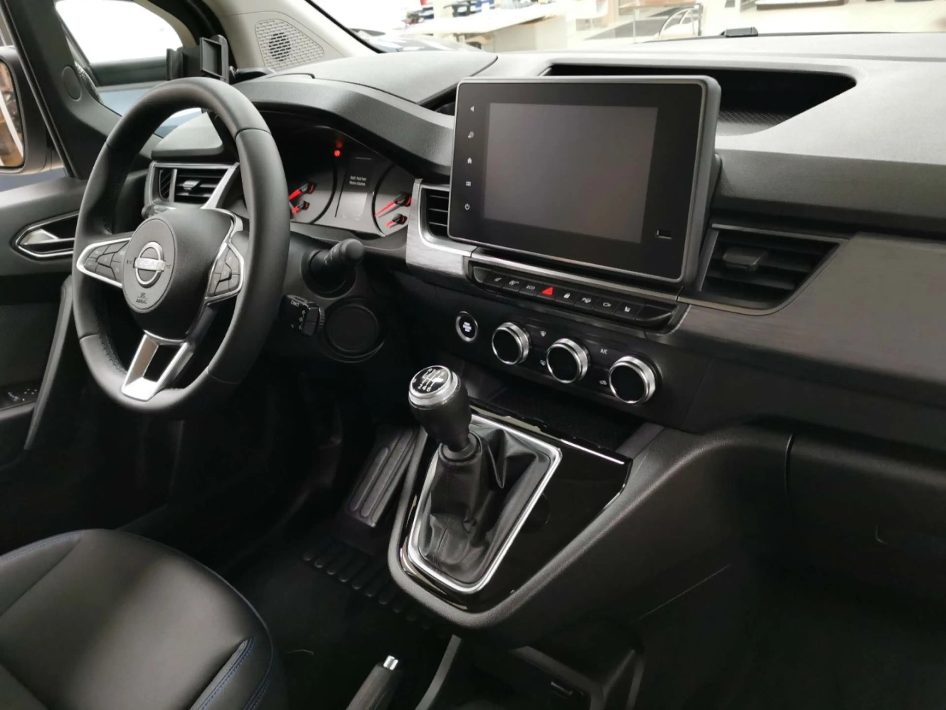 Nissan Townstar Kombi Tekna 1.3DIG-T 130PS MT AHK und Winterräder — photo 14