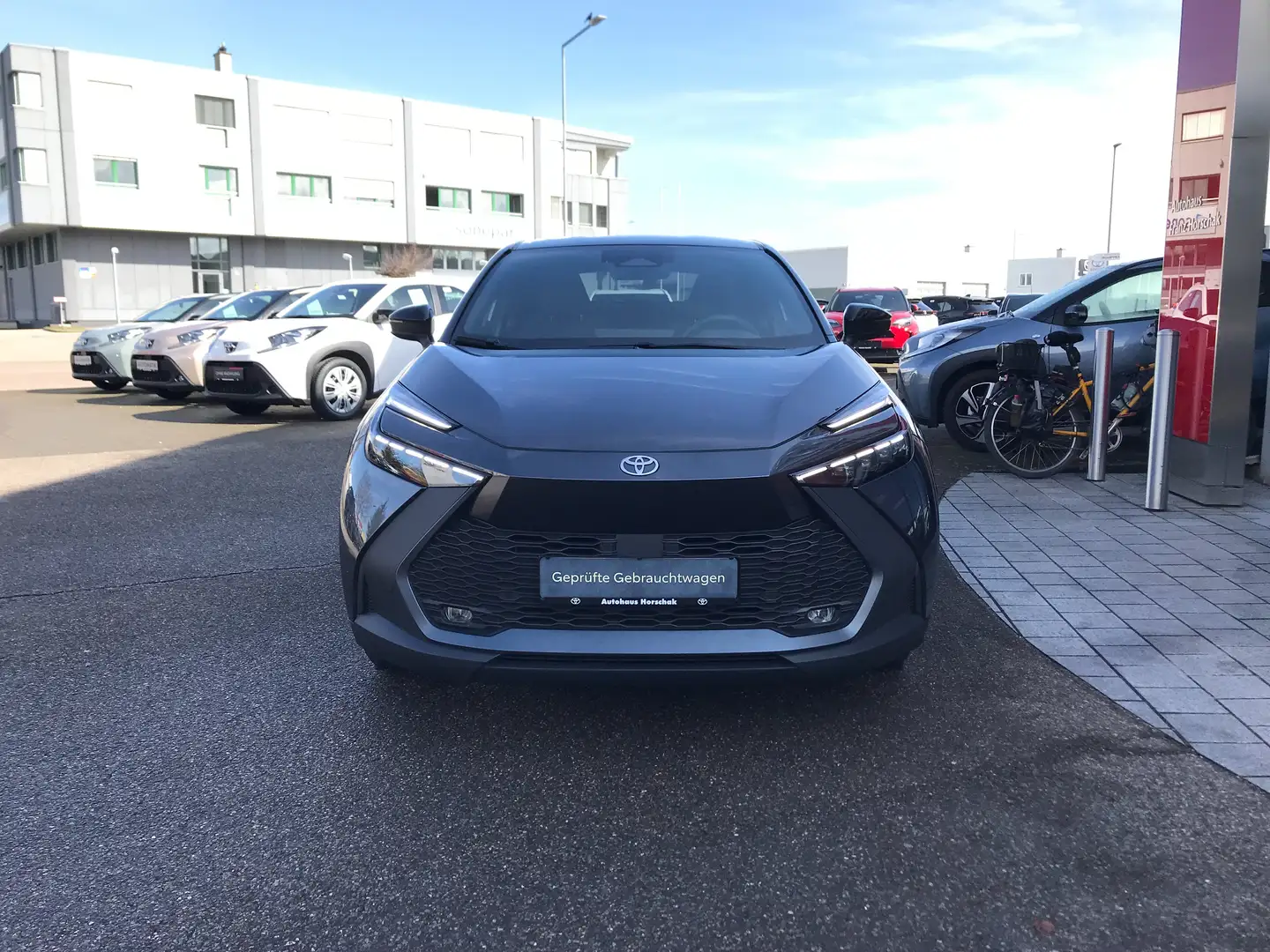 Toyota C-HR 1.8 Hybrid Team Deutschland Grau - 2