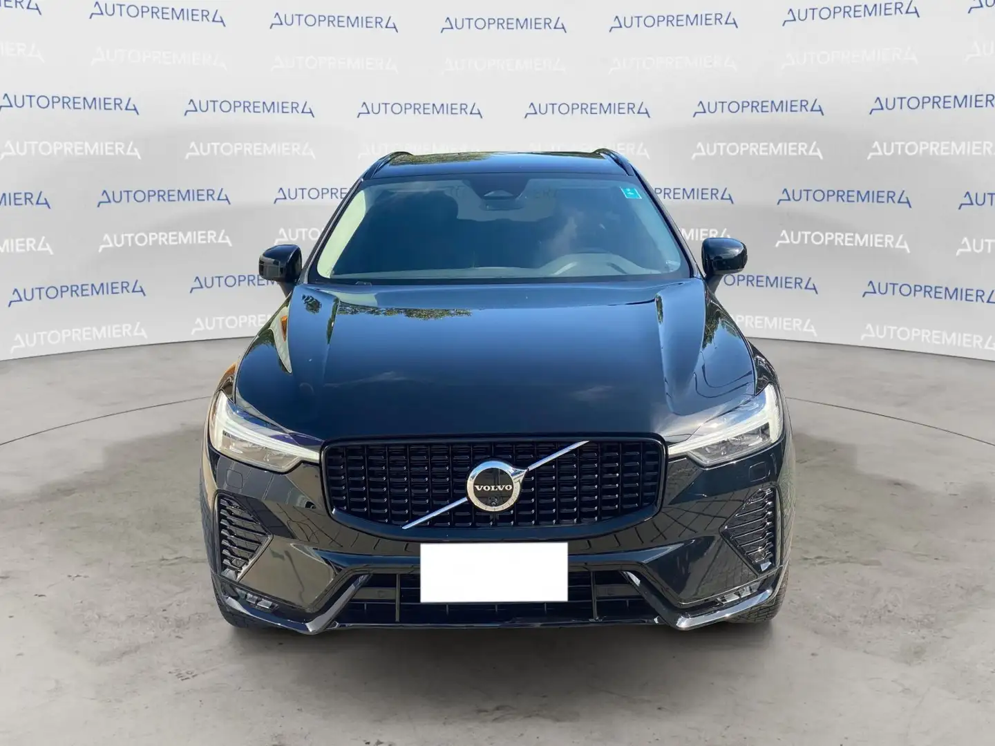 Volvo XC60 B4 automatico Plus Dark Prezzo di vendita: oltre Nero - 2