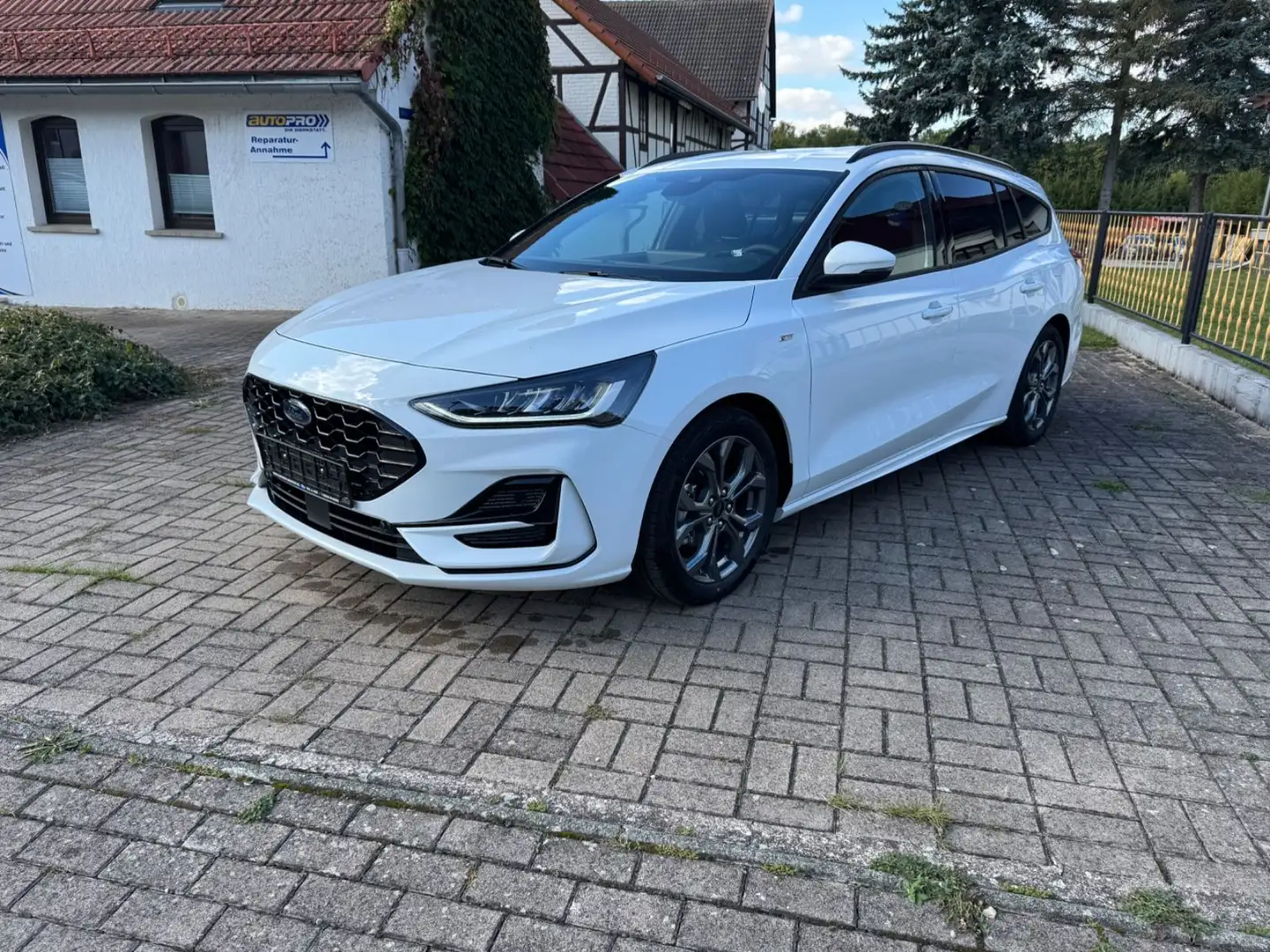 Ford Focus Turnier ST-Line X Weiß - 1