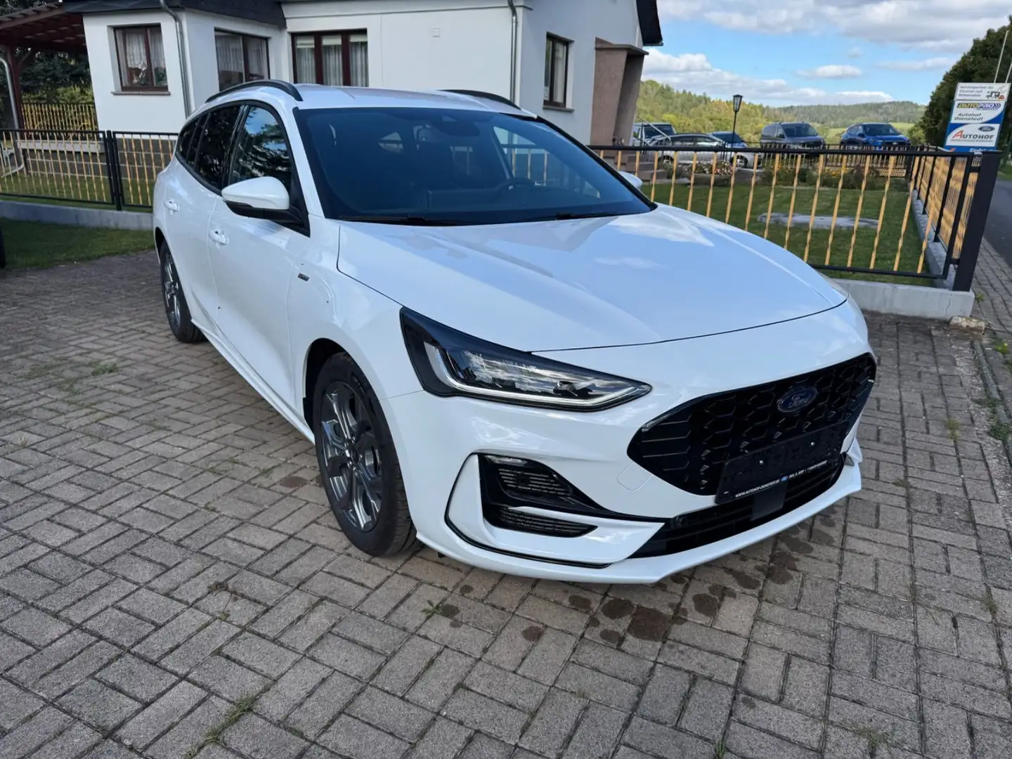 Ford Focus Turnier ST-Line X Weiß - 2