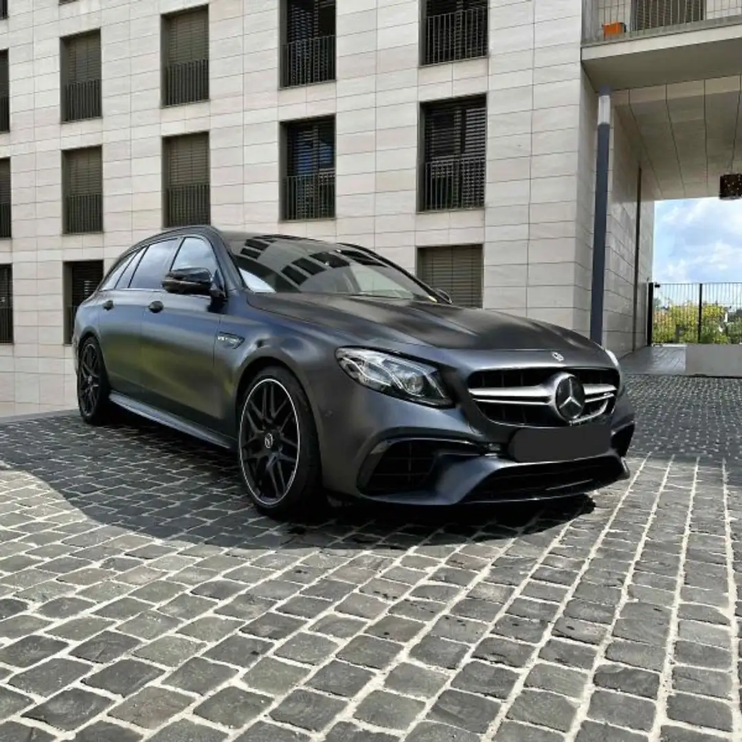 Mercedes-Benz E 63 AMG S 4Matic+ T 9G-TRONIC Edition 1 - 2