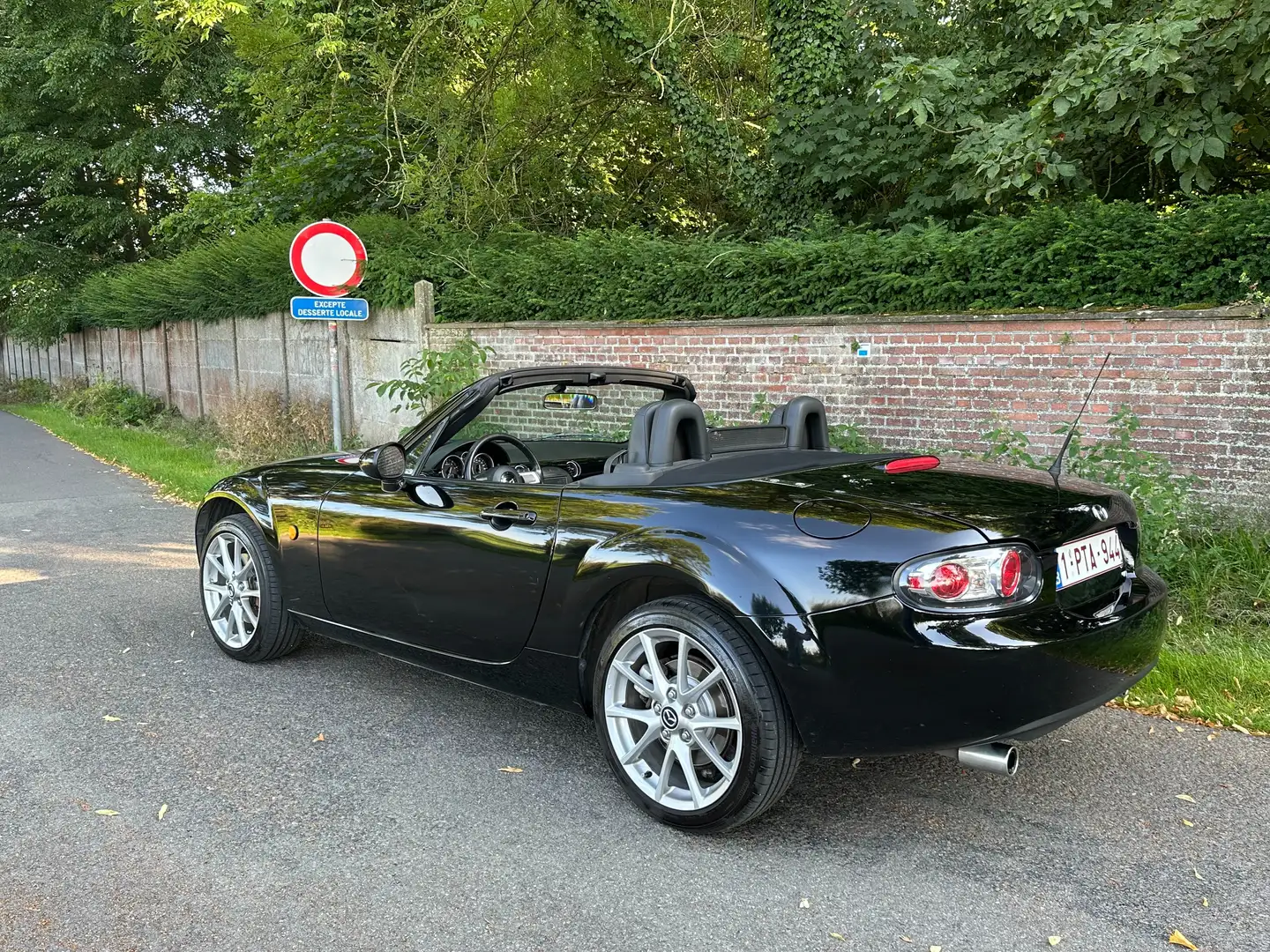 Mazda MX-5 MX-5 NC 1.8i 16v Elégance Noir - 2