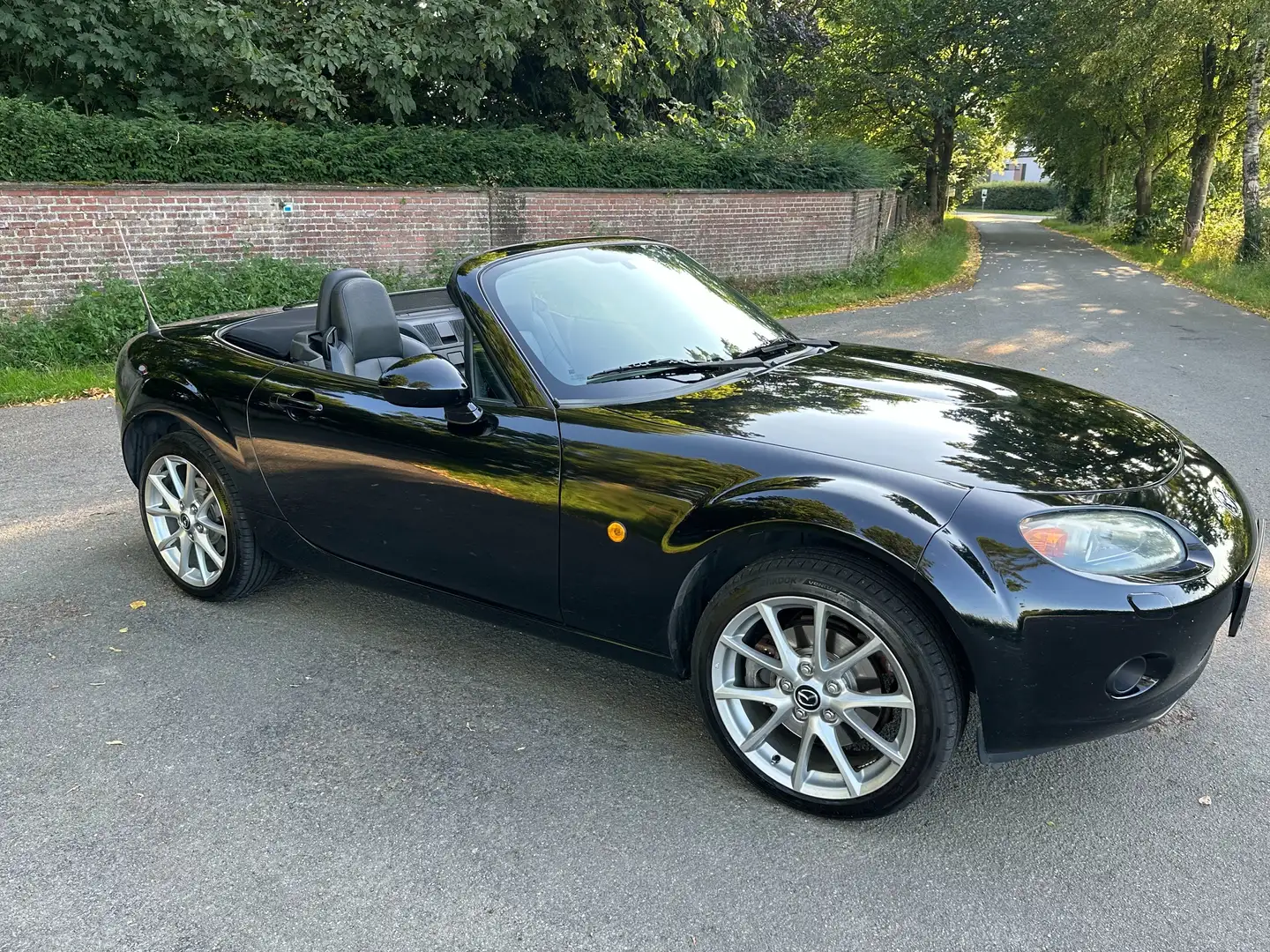 Mazda MX-5 MX-5 NC 1.8i 16v Elégance Noir - 1