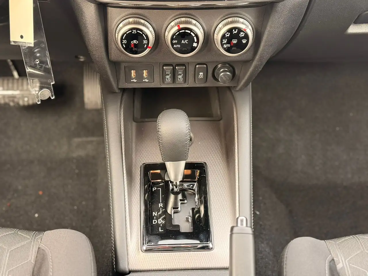 Mitsubishi RVR снимка Mitsubishi RVR