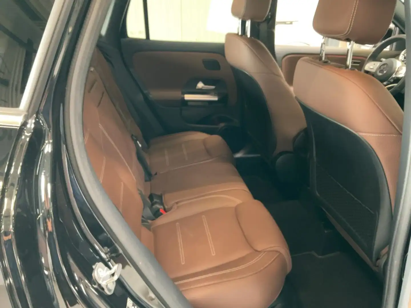 Mercedes-Benz GLA 45 AMG AMG GLA 45 4Matic+ AMG Speedshift DCT 8G Schwarz - 2