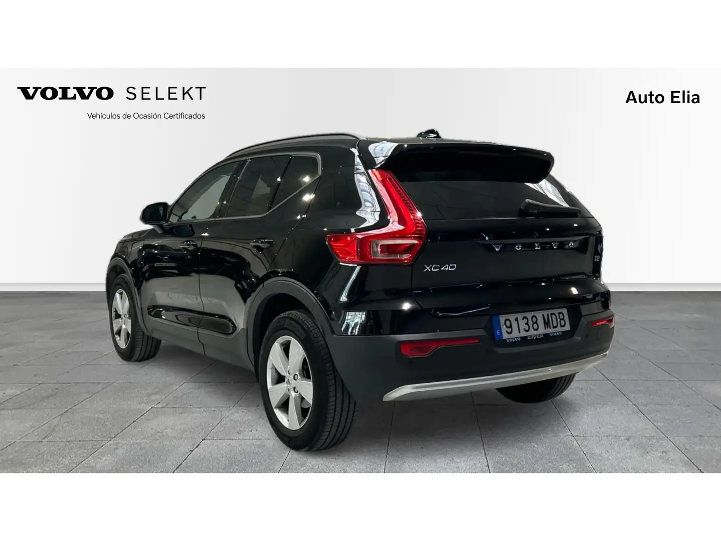 Volvo XC40 T2 Essential Aut. Negro - 2