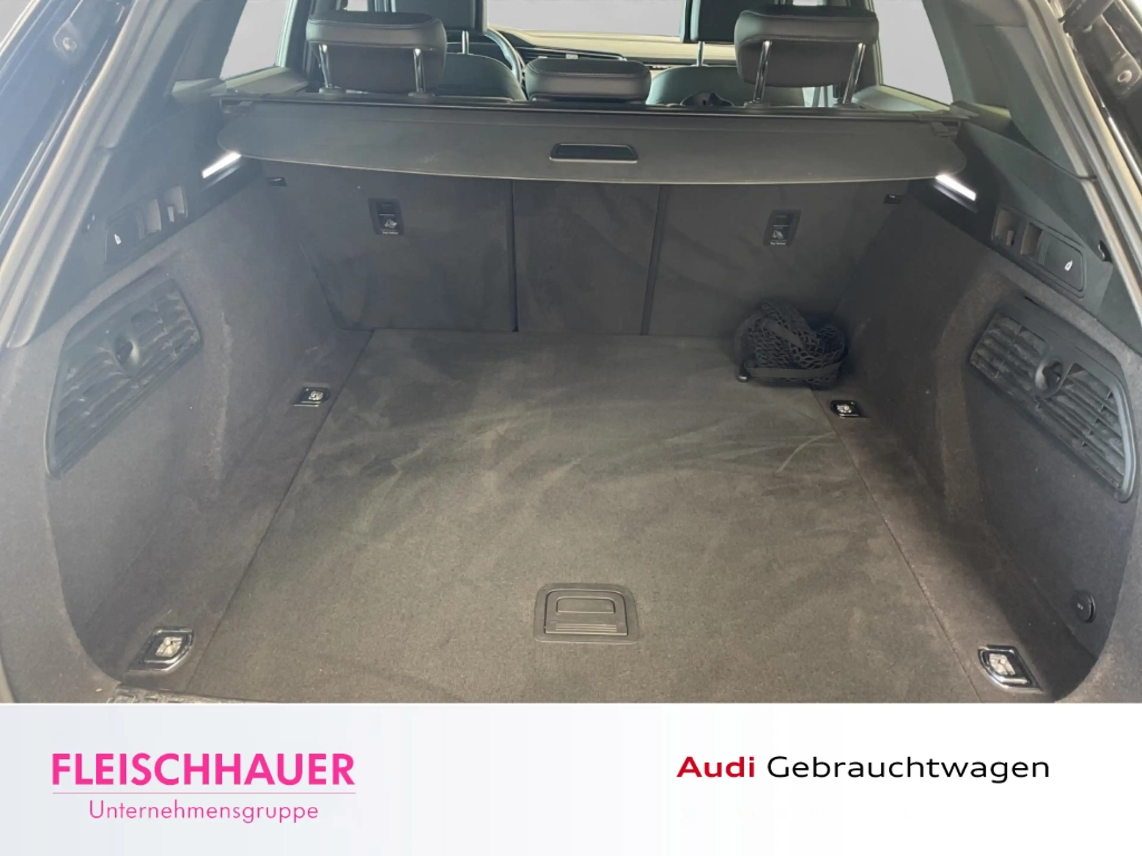 Audi e-tron quattro S HUD LED Panorama Navi Tel.-Vorb. CarPlay — photo 8
