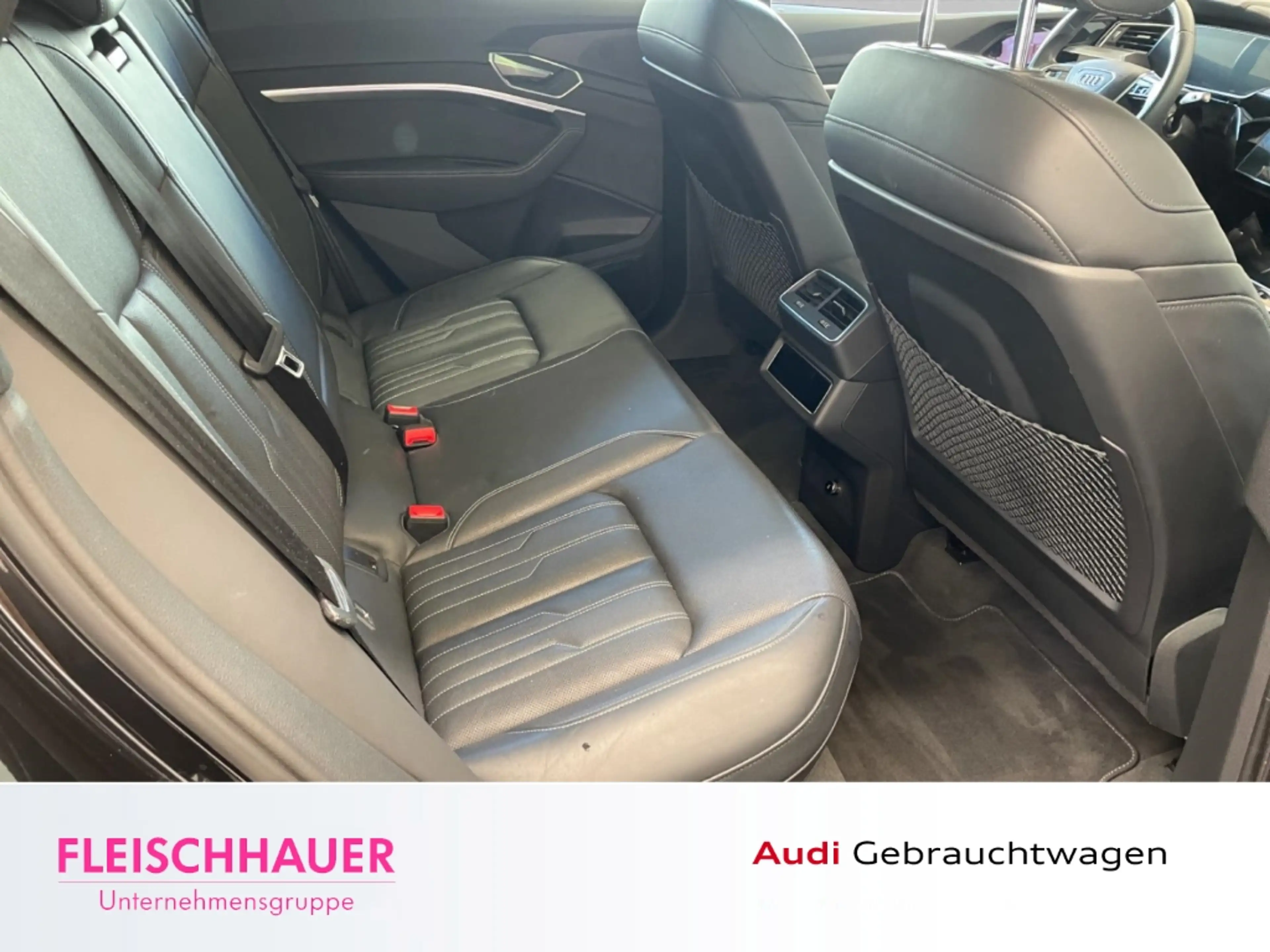 Audi e-tron quattro S HUD LED Panorama Navi Tel.-Vorb. CarPlay — photo 11