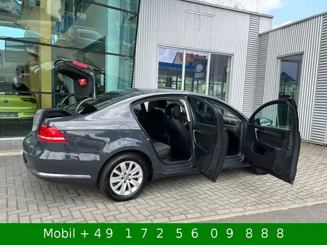 Volkswagen Passat view 5