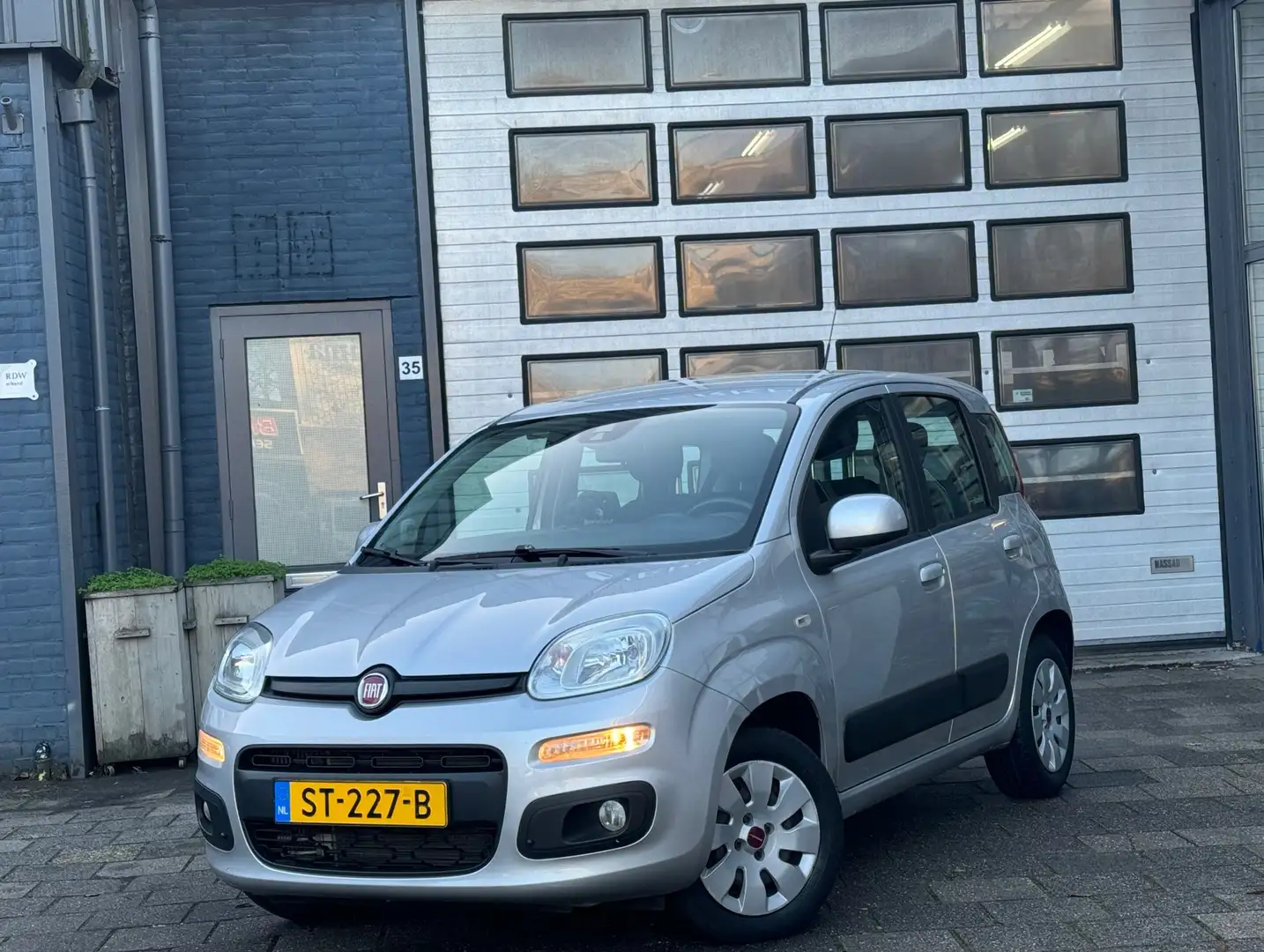 Fiat Panda 0.9 TwinAir Lounge | Airco | Navi | PDC | Automaat Gris - 1