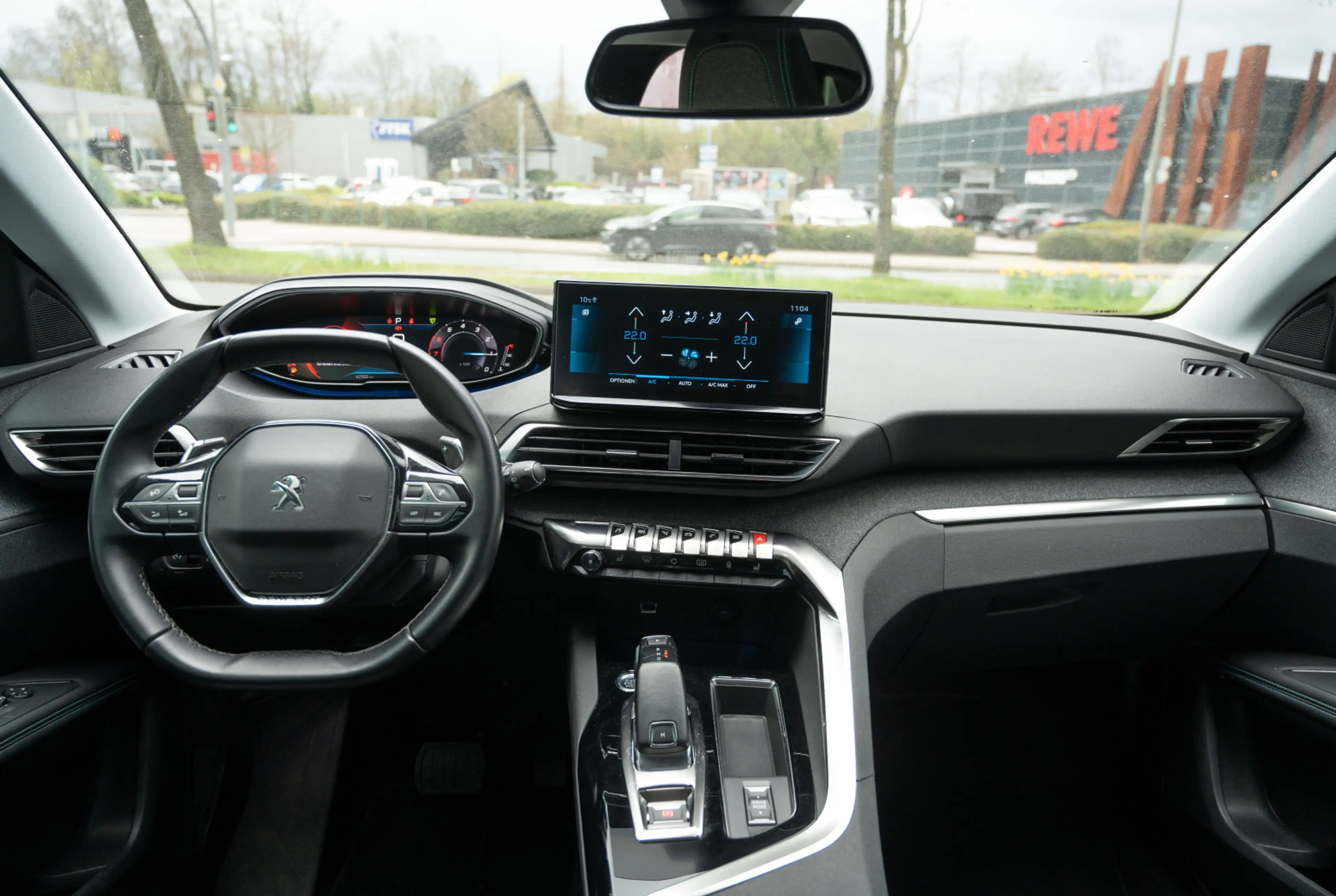 Peugeot 3008 Allure Pack 1.2 PureTech EAT8 *MIRROR SCREEN*SHZ*EASY-PAKET* — photo 5