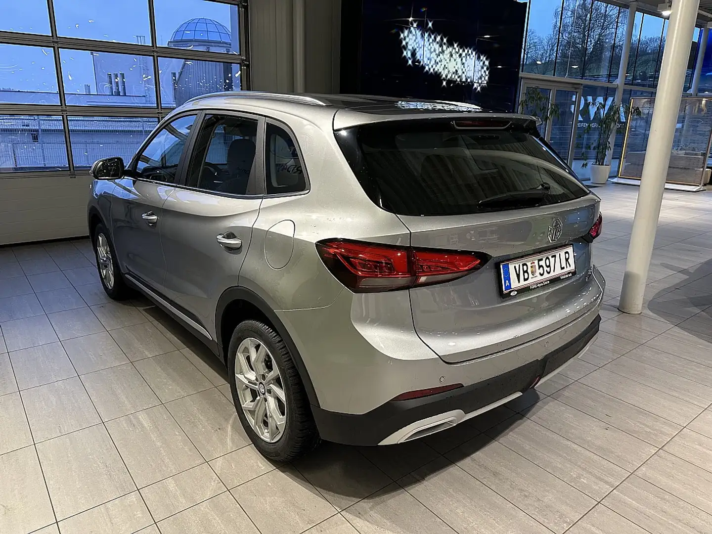 MG ZS 1.5 Hybrid+ Comfort Silber - 2