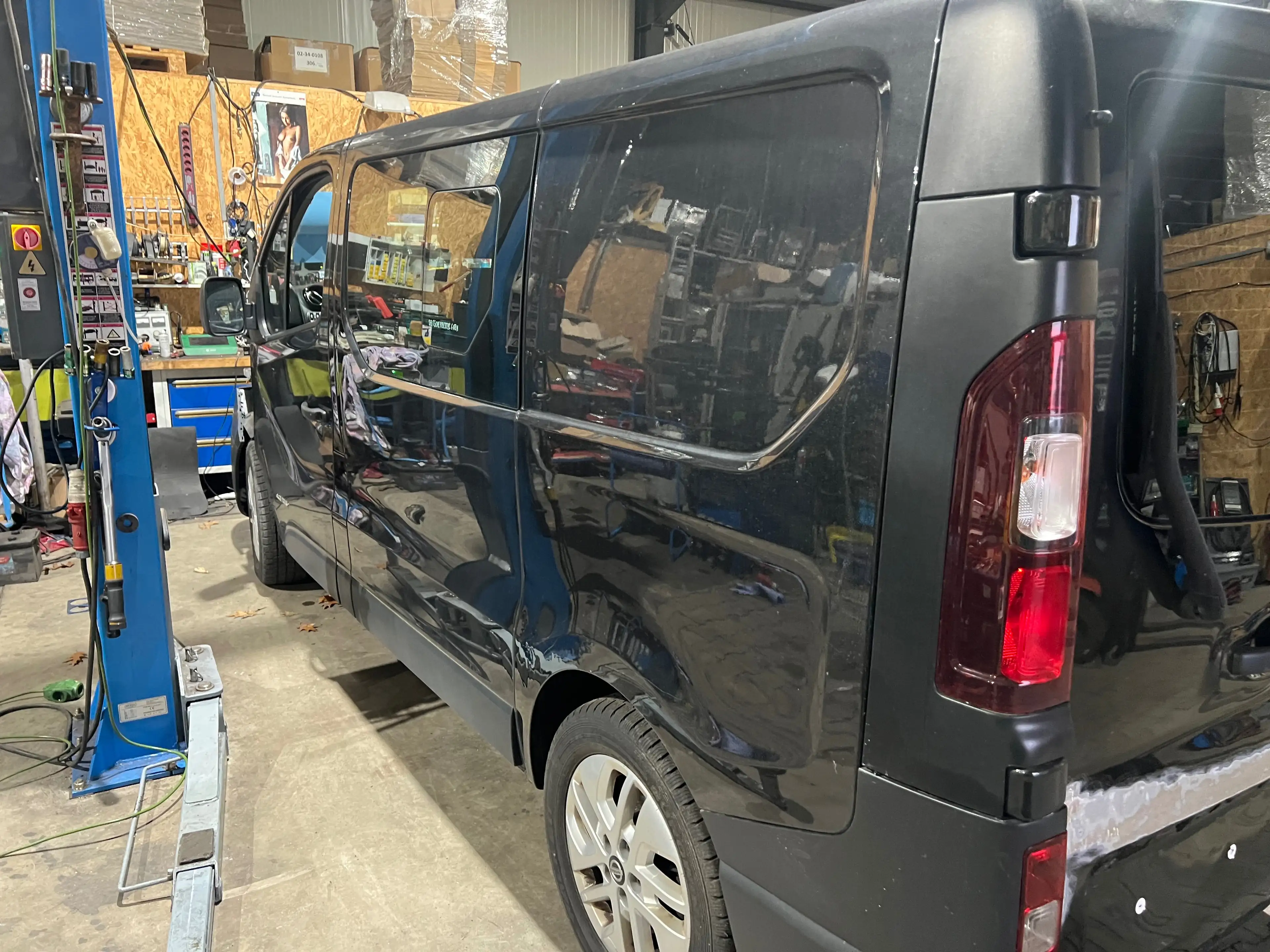 Nissan NV300 L1H1 2,7t DoKa COMFORT — photo 2