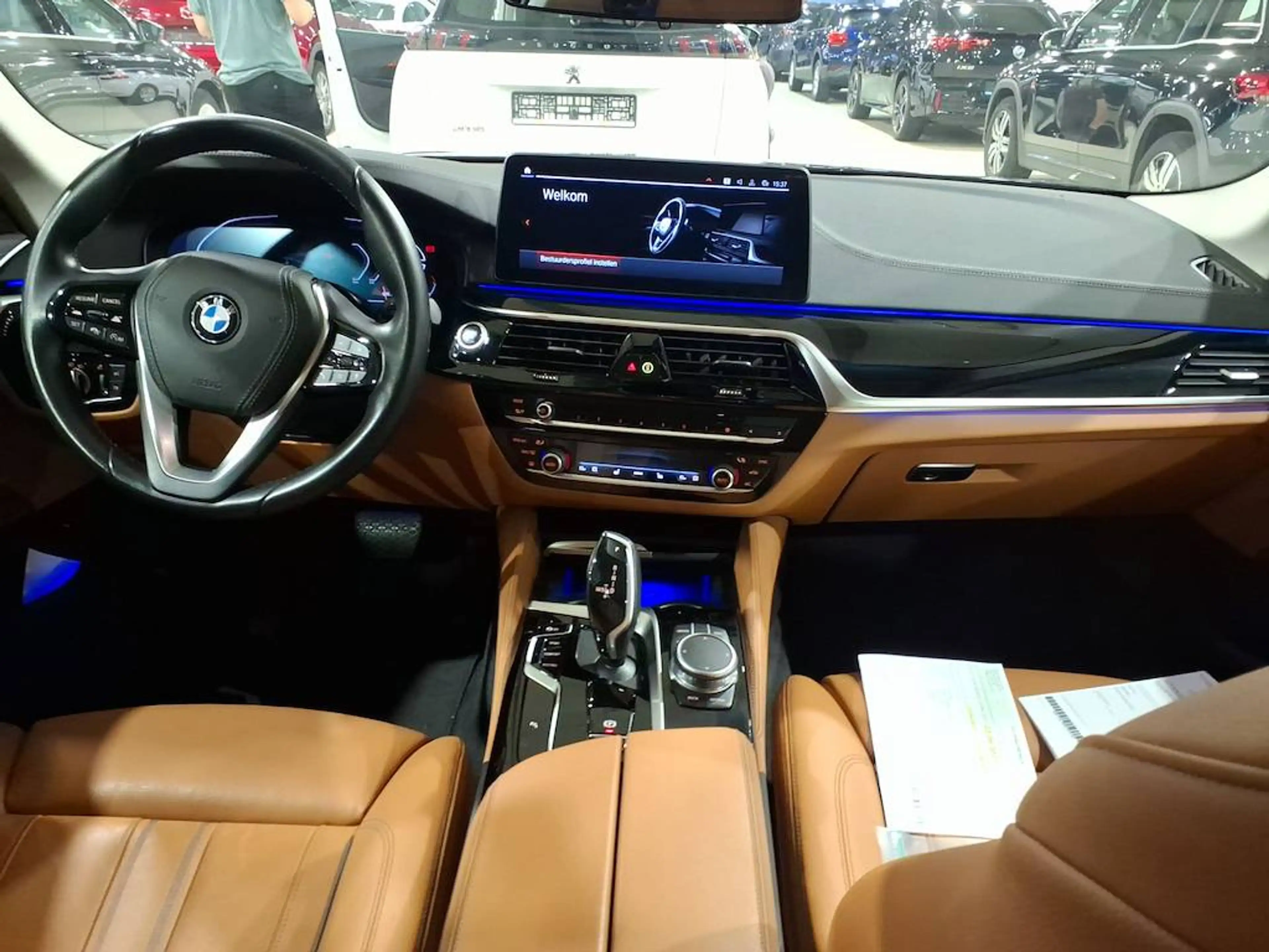 BMW 518 dA Berline **CUIR SPORT-H&K-NAVI-PANO-CAMERA-KEYLESS** — photo 8
