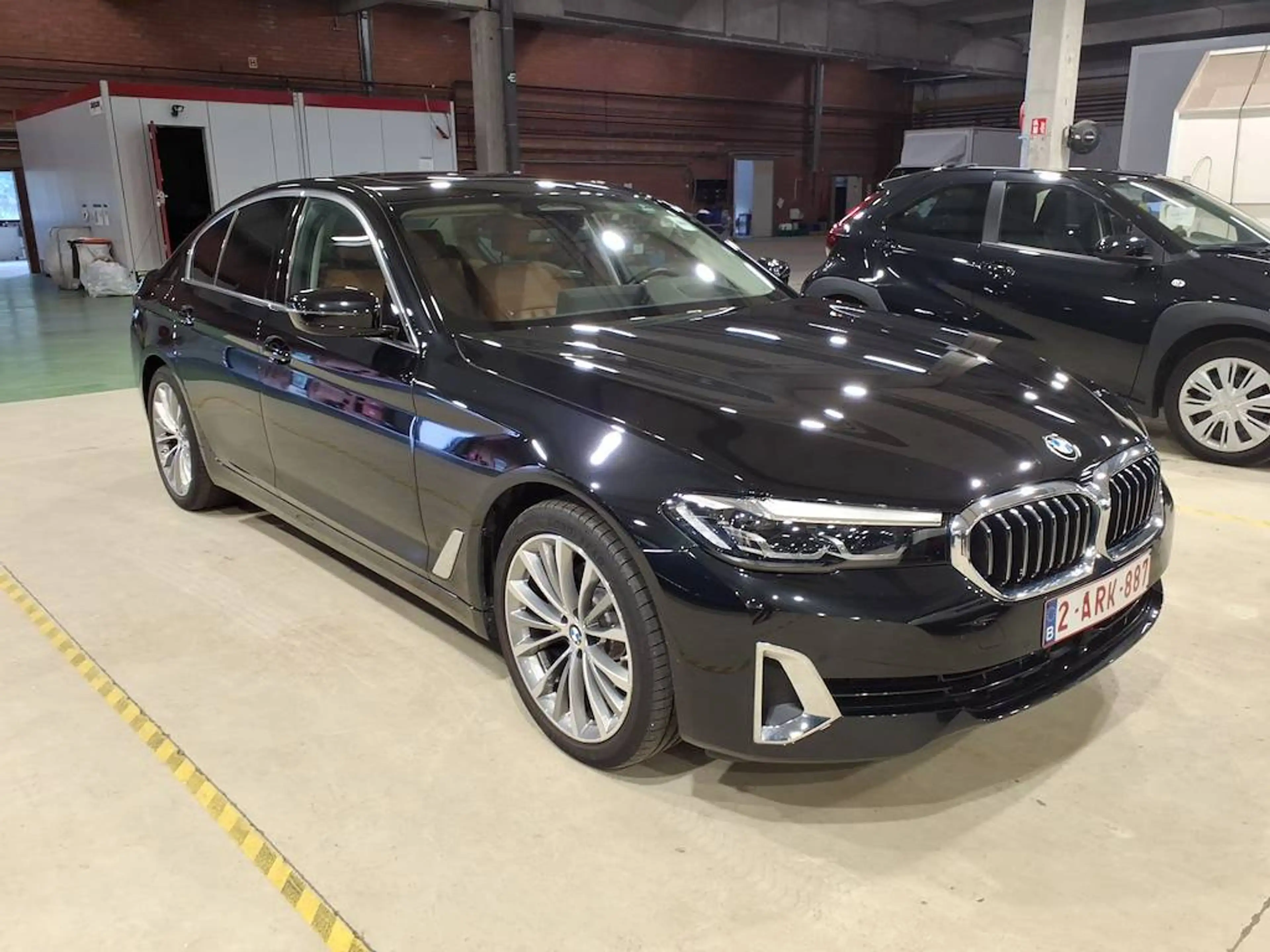 BMW 518 dA Berline **CUIR SPORT-H&K-NAVI-PANO-CAMERA-KEYLESS** — photo 3