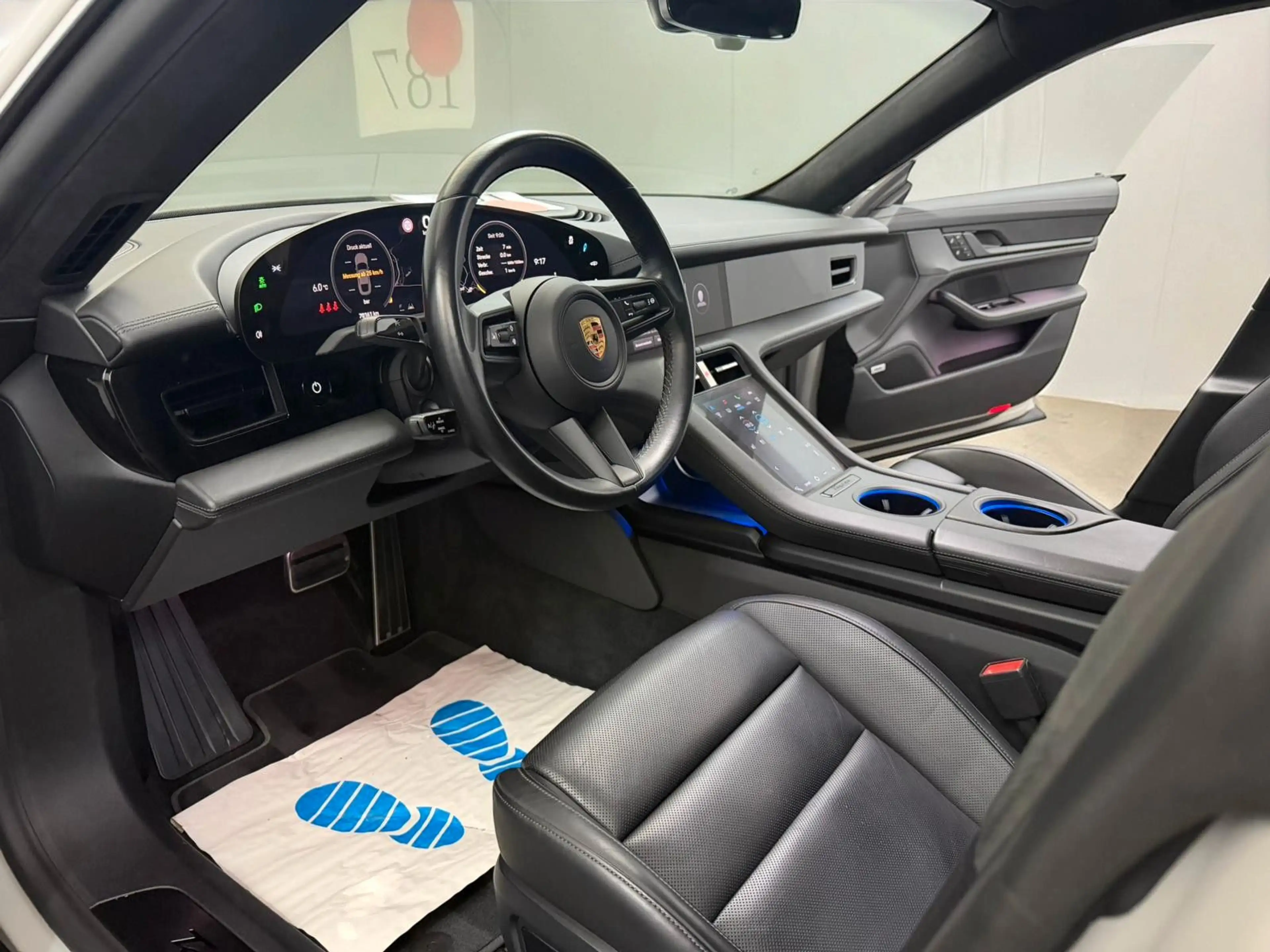 Porsche Taycan Turbo*1.HD*U_FREI*PANO*NEUZUSTAND*KREIDE — photo 10