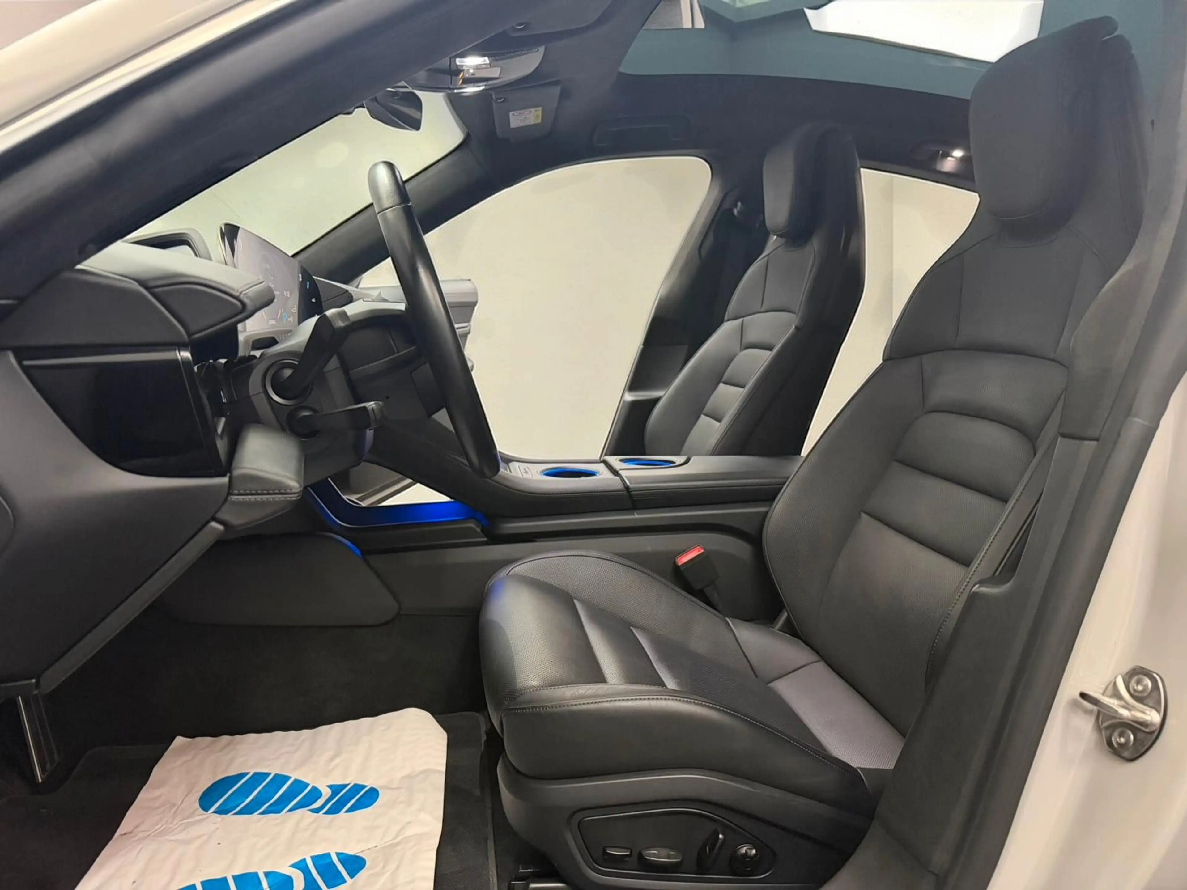 Porsche Taycan Turbo*1.HD*U_FREI*PANO*NEUZUSTAND*KREIDE — photo 11