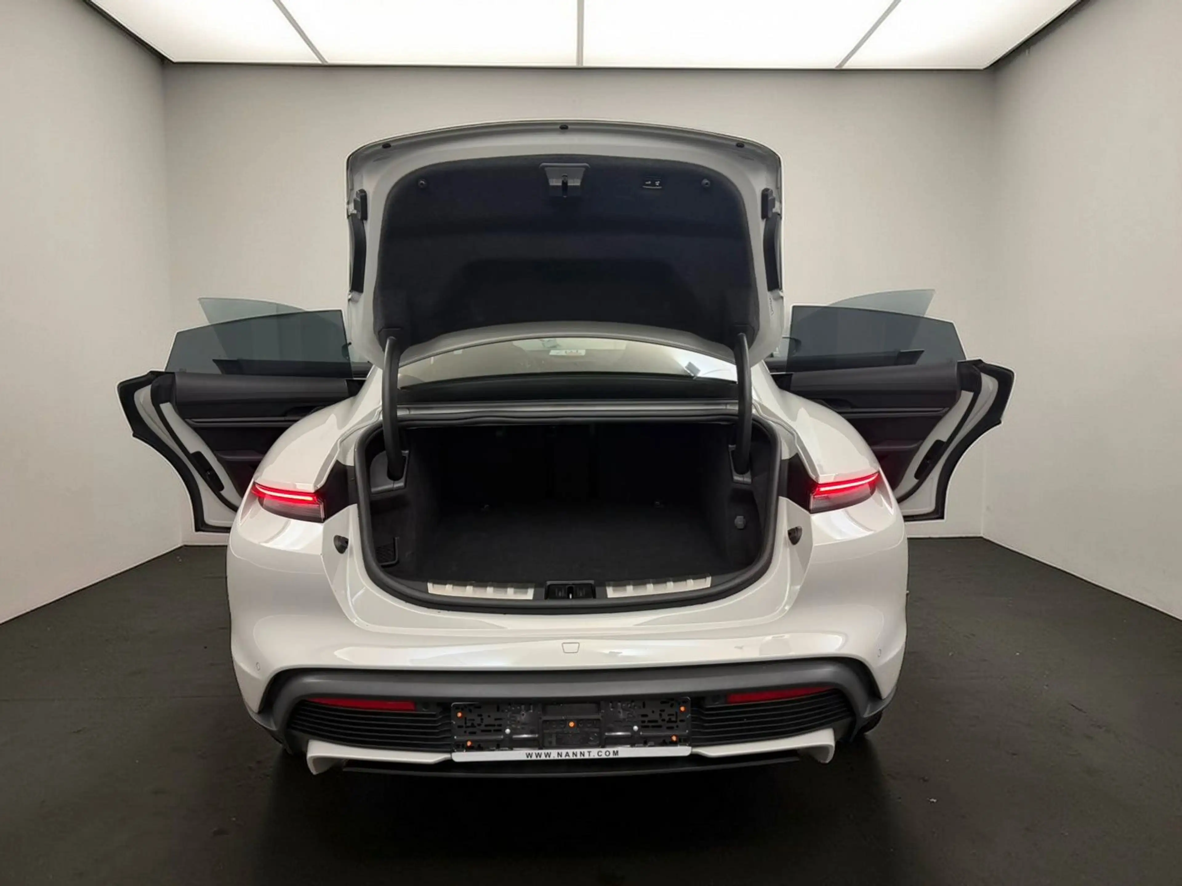Porsche Taycan Turbo*1.HD*U_FREI*PANO*NEUZUSTAND*KREIDE — photo 14