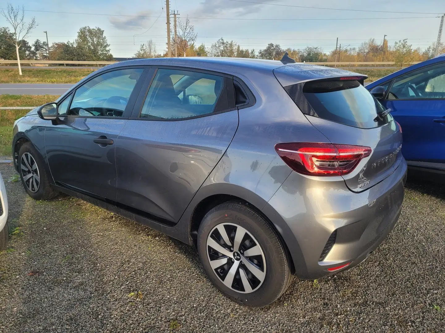 Mitsubishi Colt 1.0 Basis (EURO 6d) Gris - 2