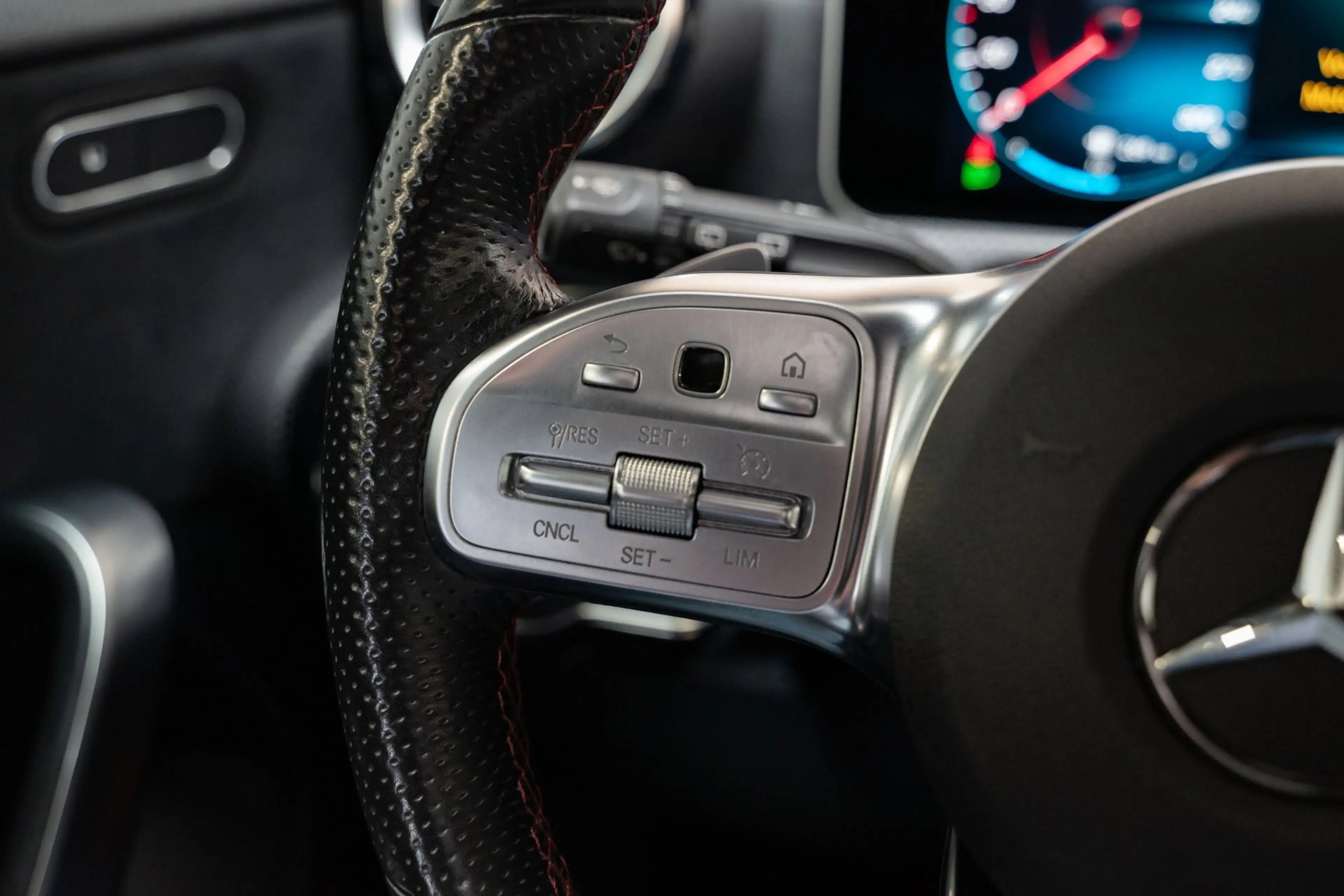 Mercedes-Benz A 45 AMG 4MATIC+ - PANORAMADAK - ALCANTARA - 1e LAK — photo 8