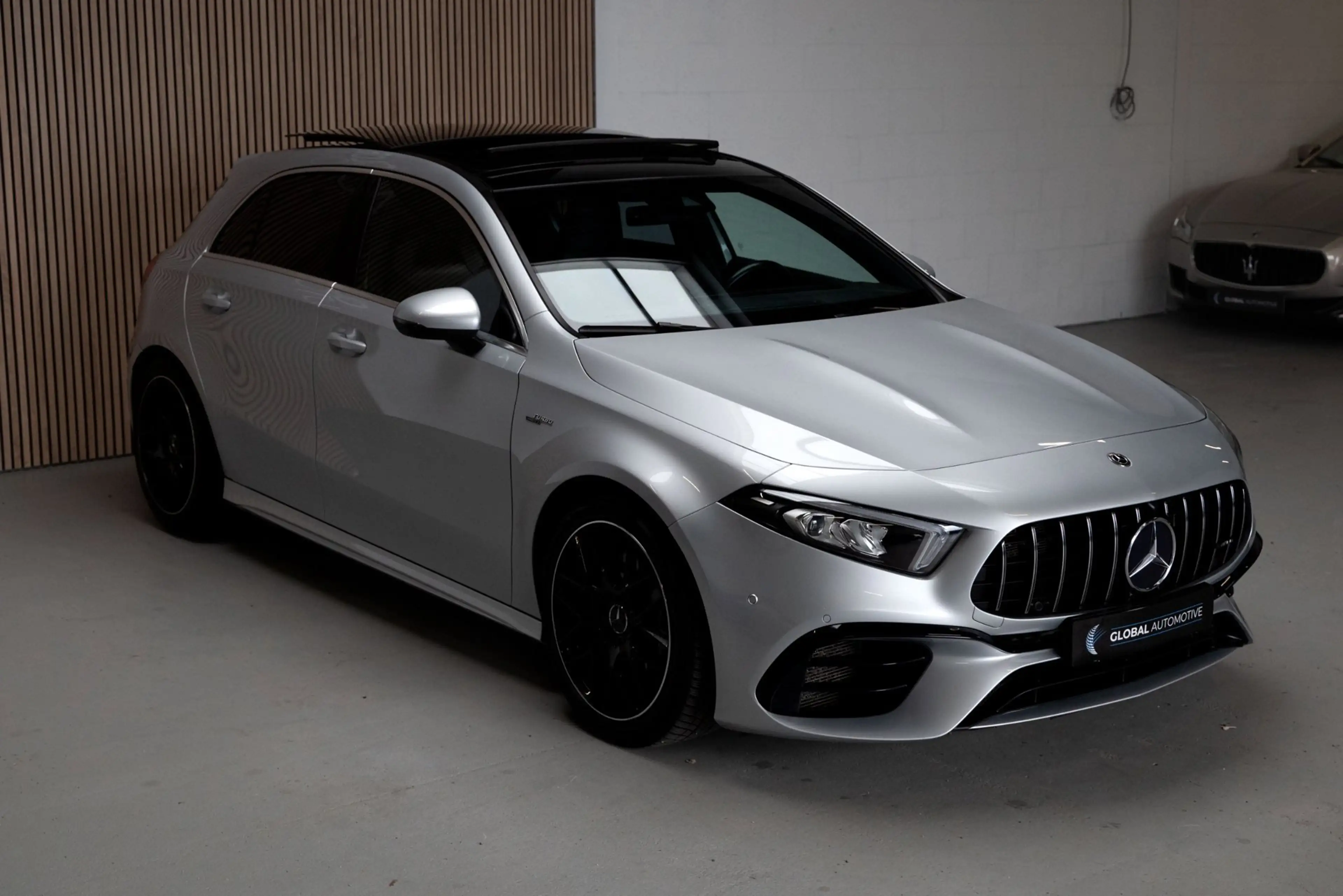 Mercedes-Benz A 45 AMG 4MATIC+ - PANORAMADAK - ALCANTARA - 1e LAK — photo 2