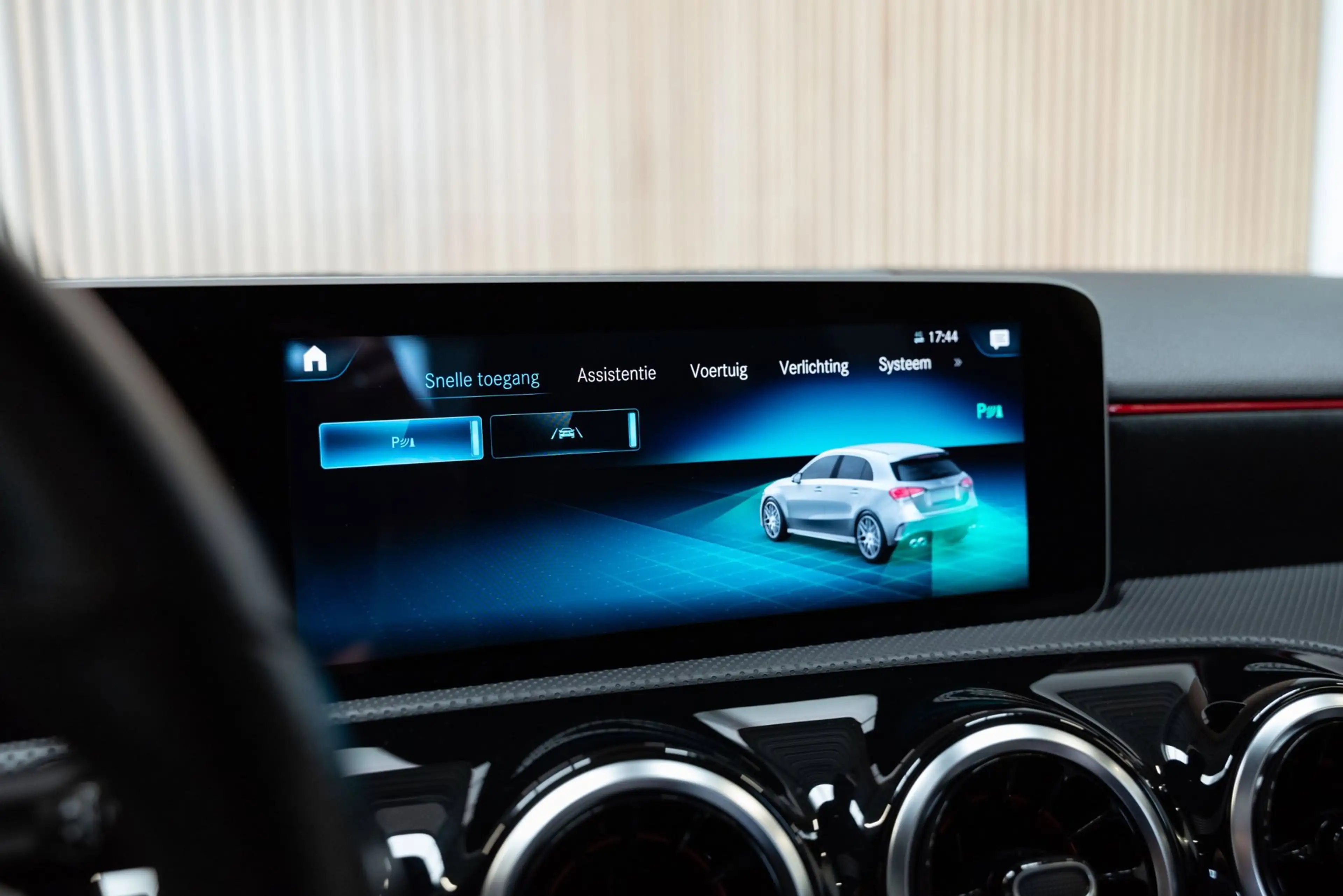 Mercedes-Benz A 45 AMG 4MATIC+ - PANORAMADAK - ALCANTARA - 1e LAK — photo 13