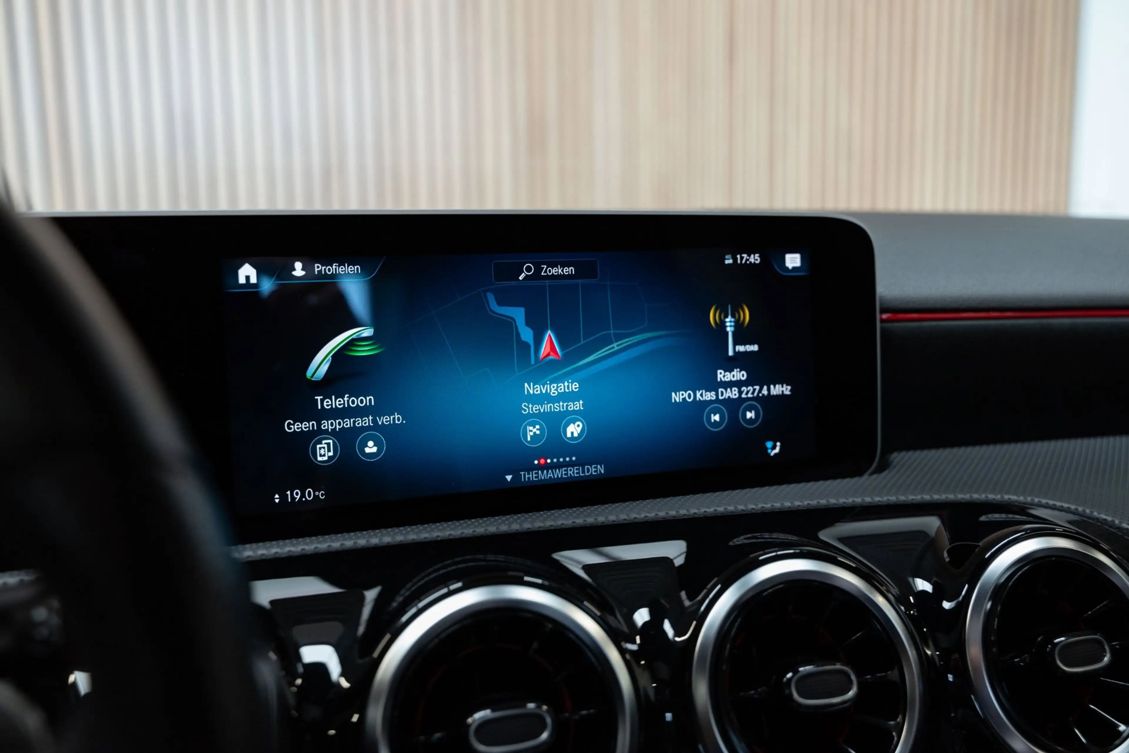 Mercedes-Benz A 45 AMG 4MATIC+ - PANORAMADAK - ALCANTARA - 1e LAK — photo 11