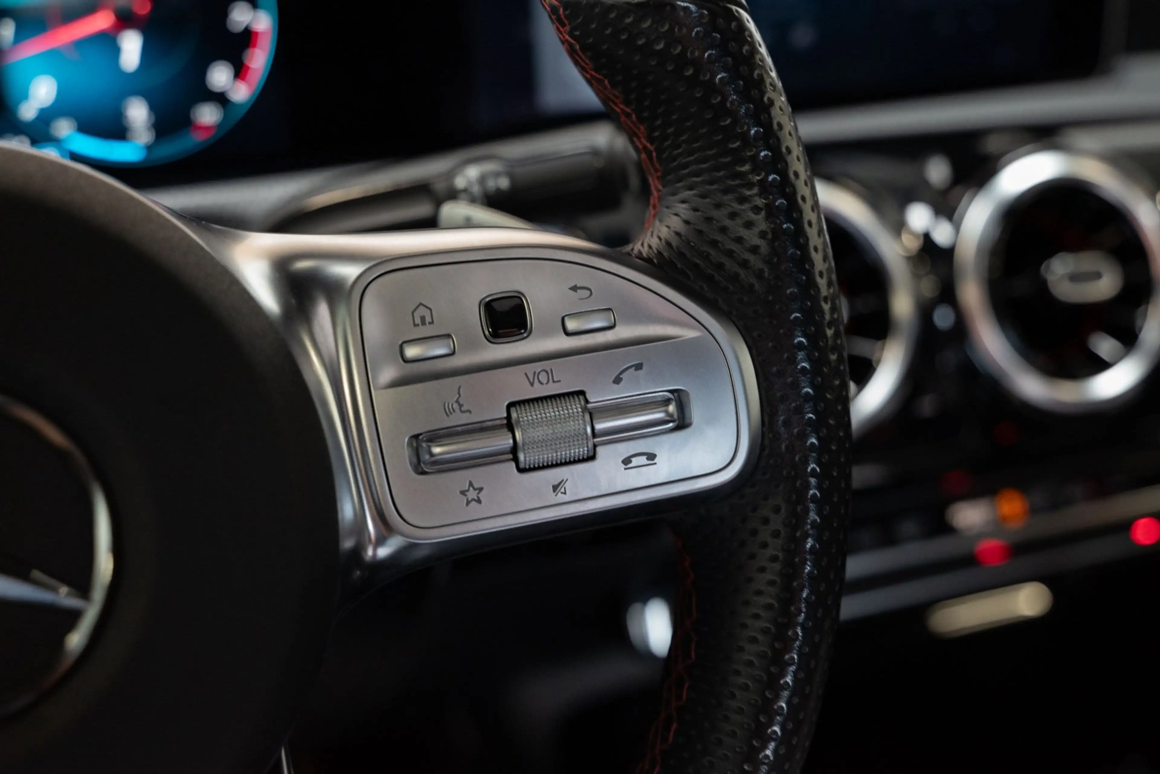 Mercedes-Benz A 45 AMG 4MATIC+ - PANORAMADAK - ALCANTARA - 1e LAK — photo 9