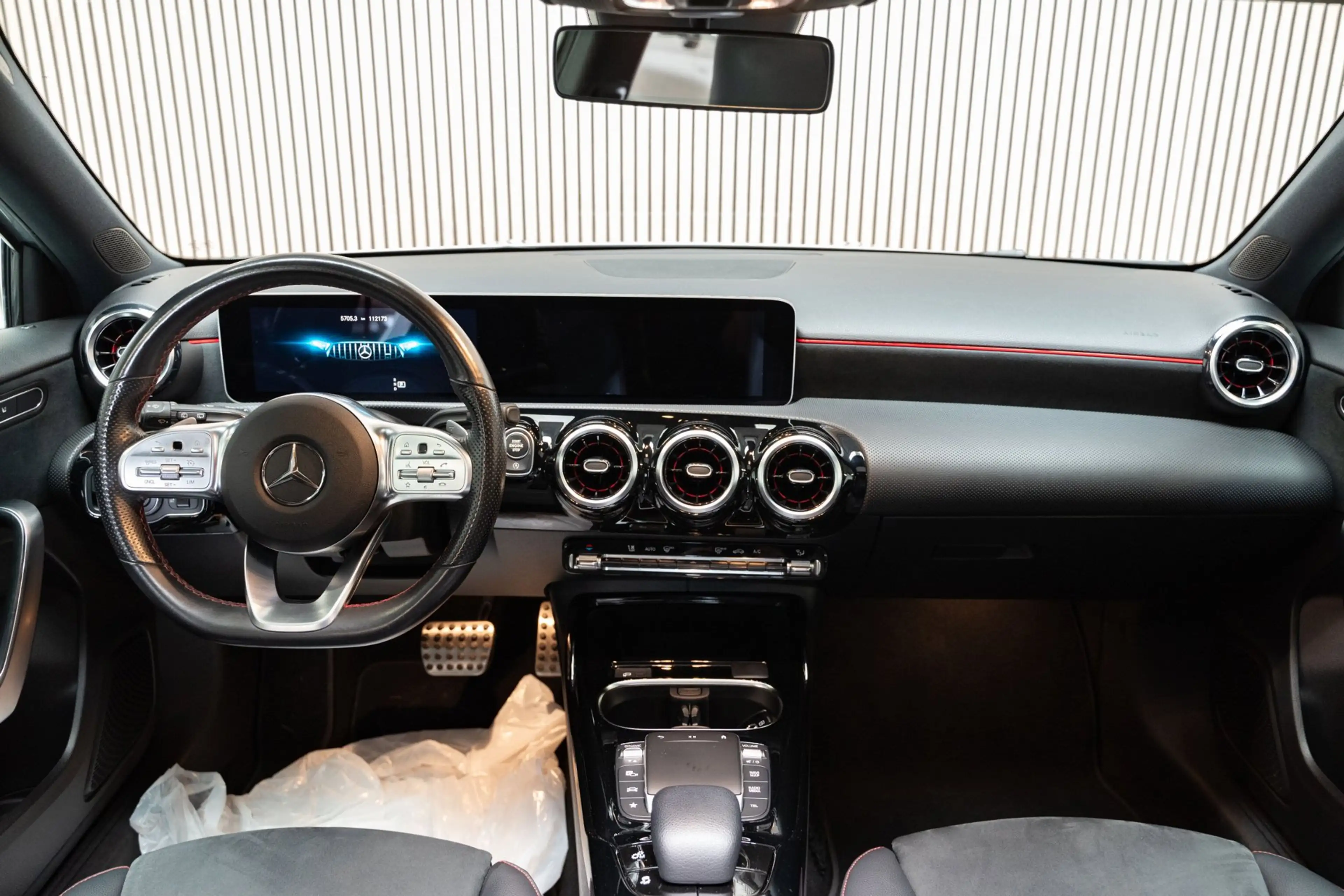 Mercedes-Benz A 45 AMG 4MATIC+ - PANORAMADAK - ALCANTARA - 1e LAK — photo 6