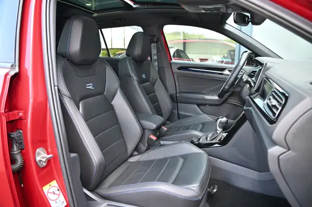 Volkswagen T-Roc view 13