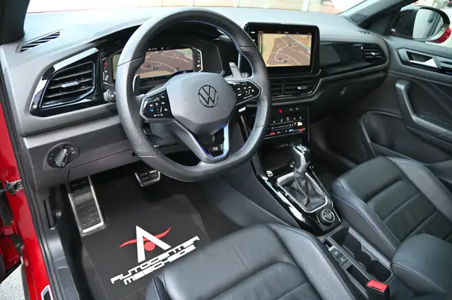 Volkswagen T-Roc view 9