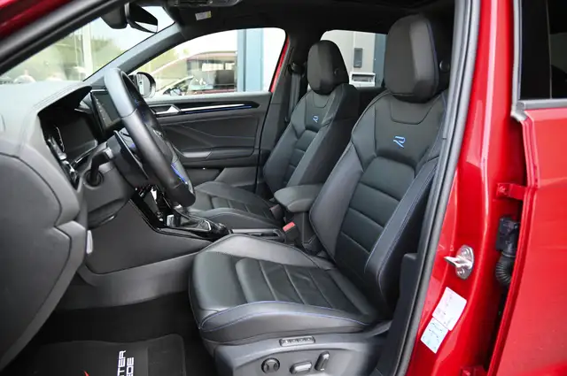 Volkswagen T-Roc view 12