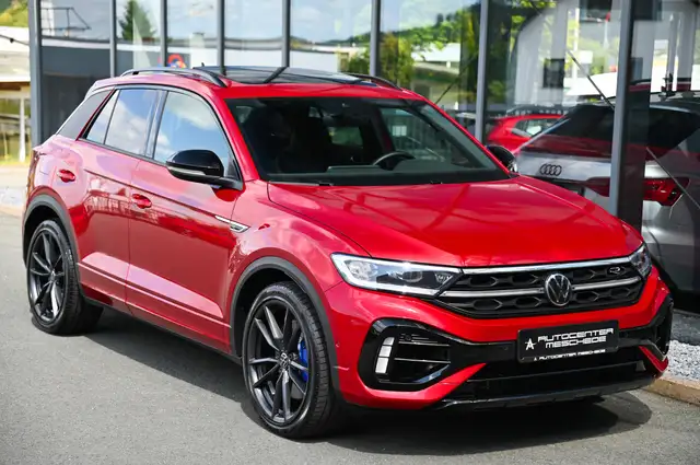 Volkswagen T-Roc view 3
