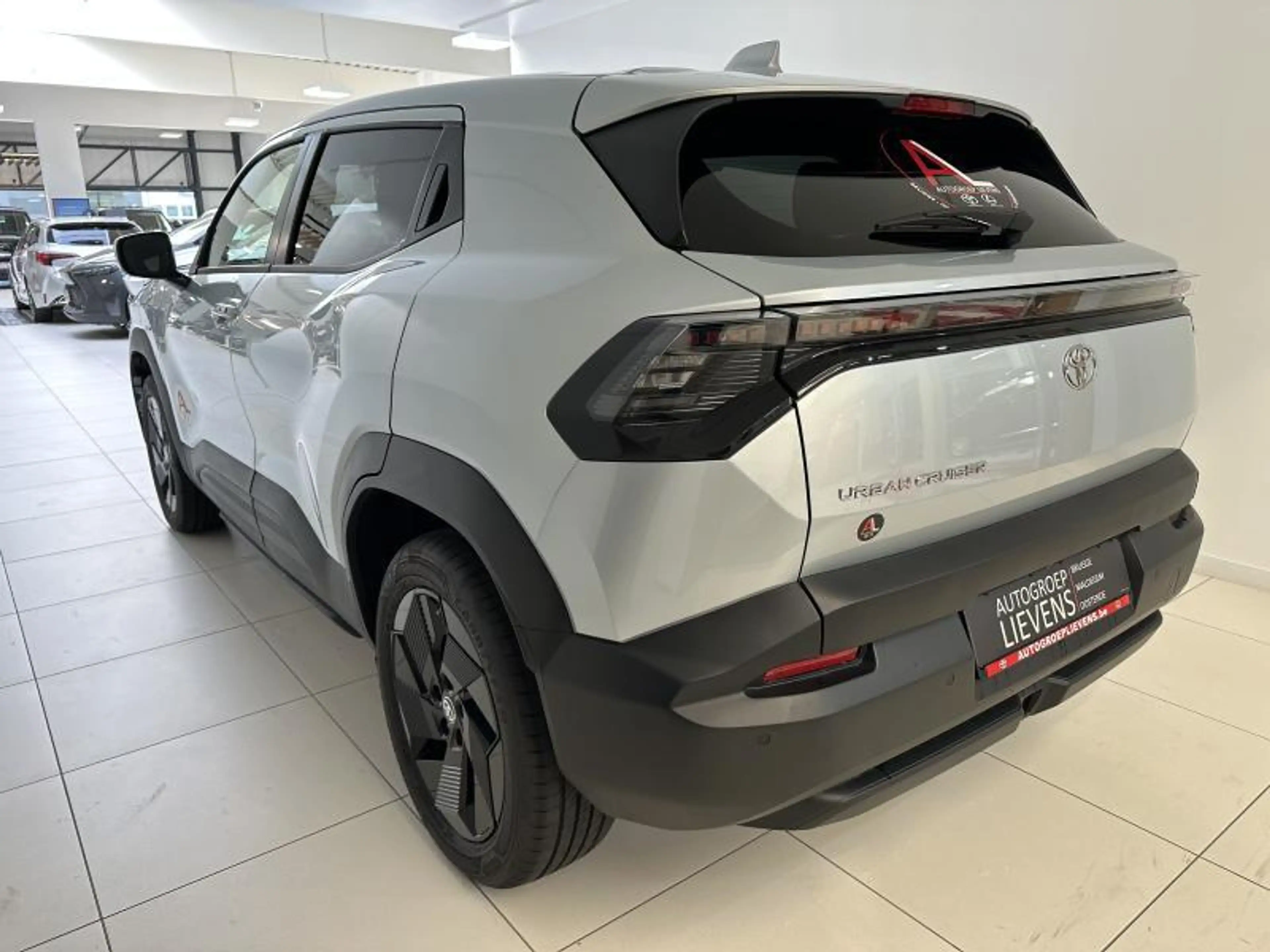 Toyota Urban Cruiser 61kWh EXECUTIVE — photo 5
