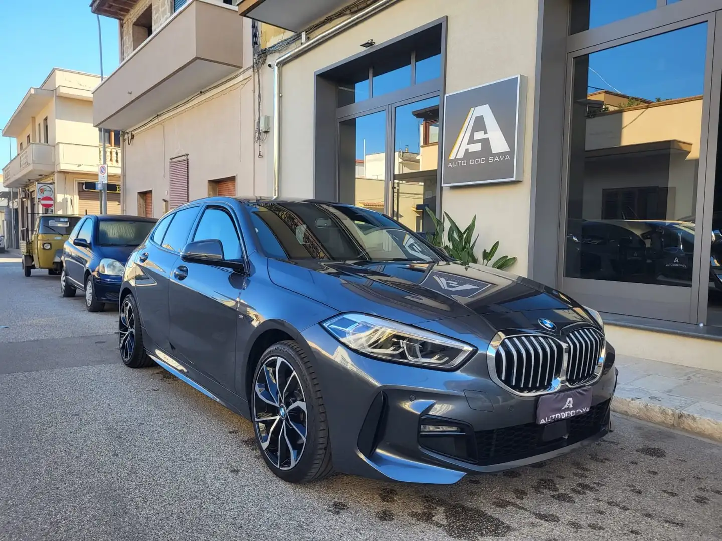 BMW 116 116d M-Sport Autom.+Full Led+Luci Ambien+Pelle.. Grijs - 1
