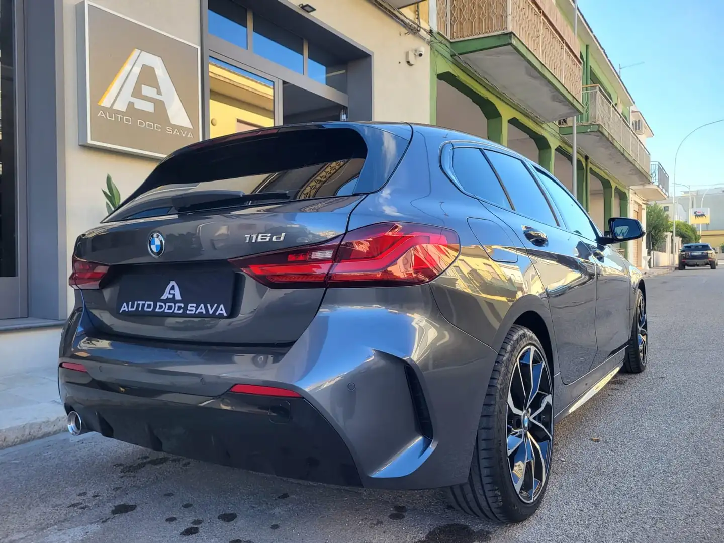 BMW 116 116d M-Sport Autom.+Full Led+Luci Ambien+Pelle.. Grijs - 2