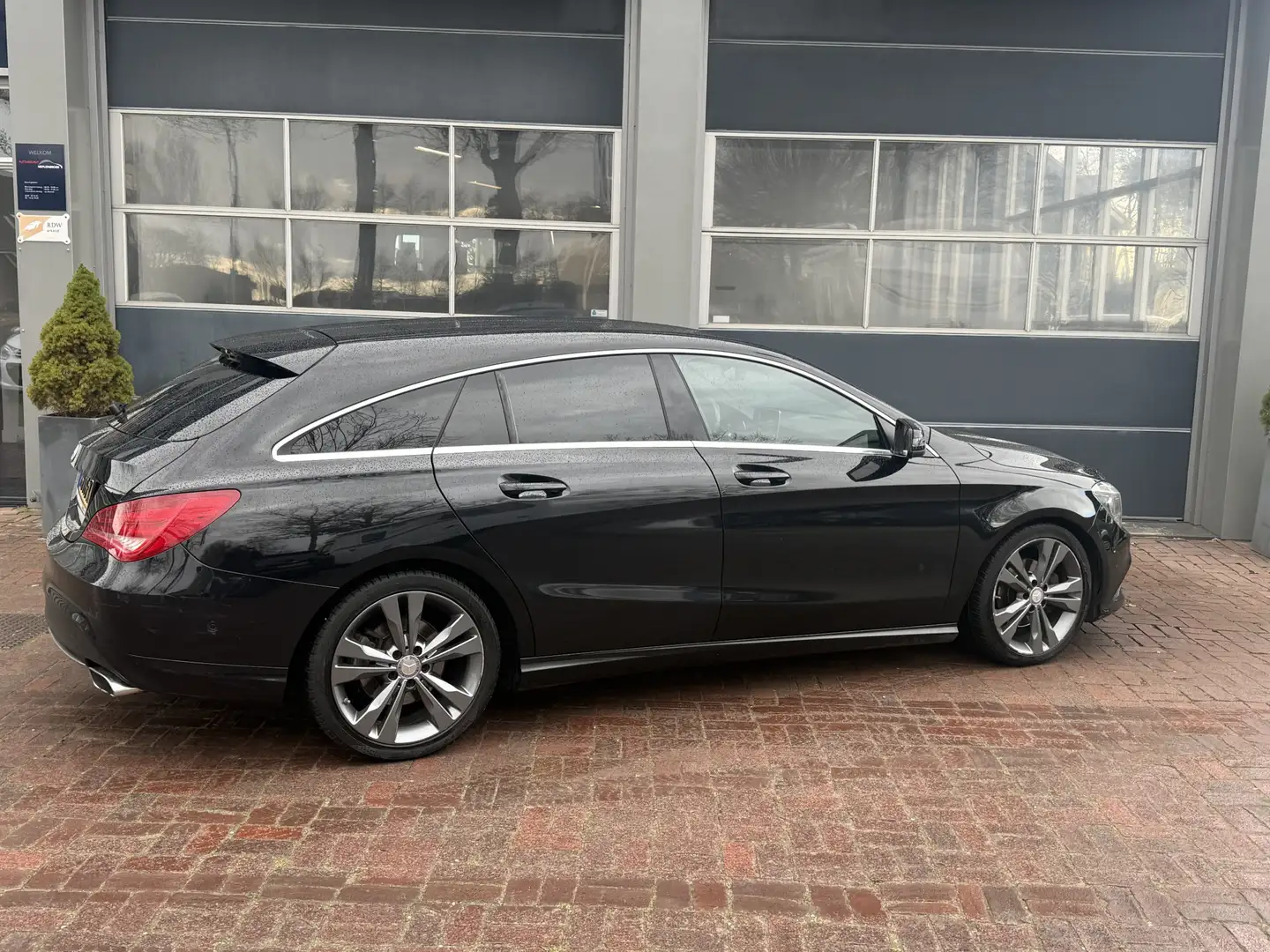 Mercedes-Benz CLA 180 Shooting Brake Lease Edition Ambition Bj 2016 PK 1 Zwart - 2