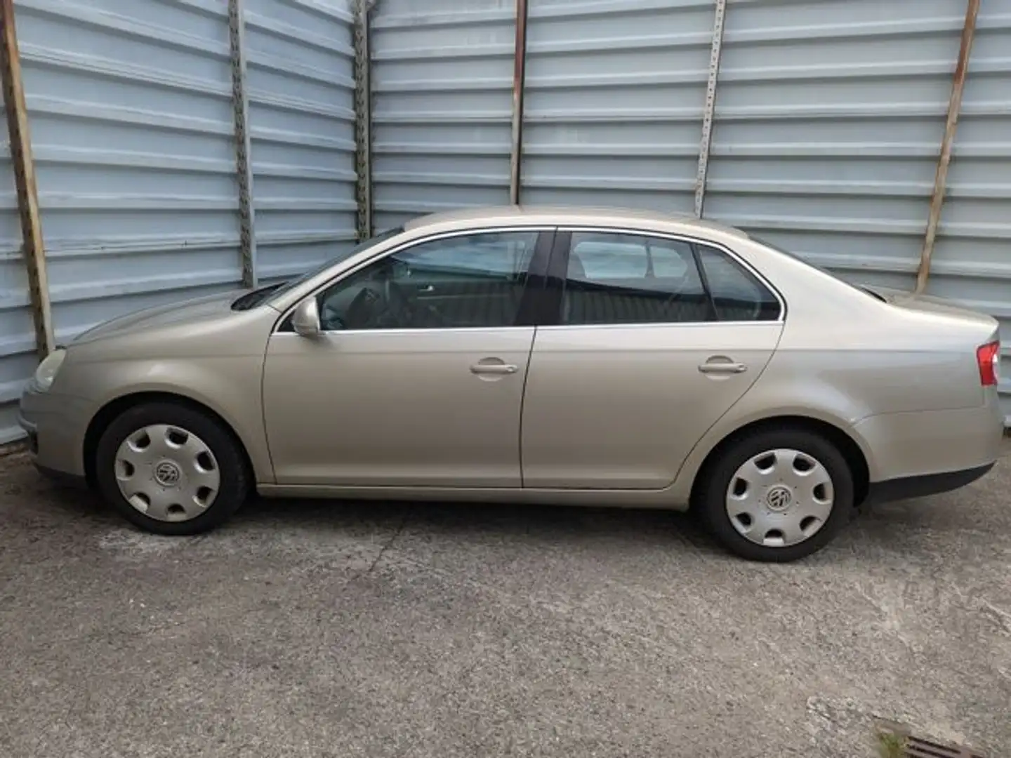 Volkswagen Jetta V 1.6 Comfortline*Automatikgetriebe*Klima* Argento - 2