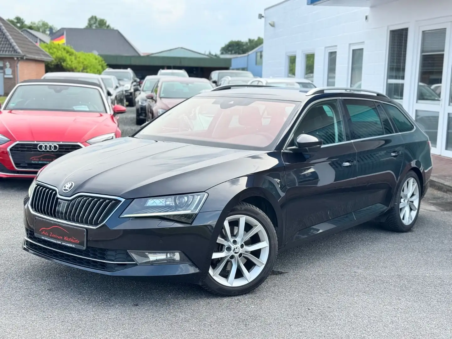Skoda Superb Combi 2.0 TDI DSG Style Psno AHK ACC Navi Schwarz - 2