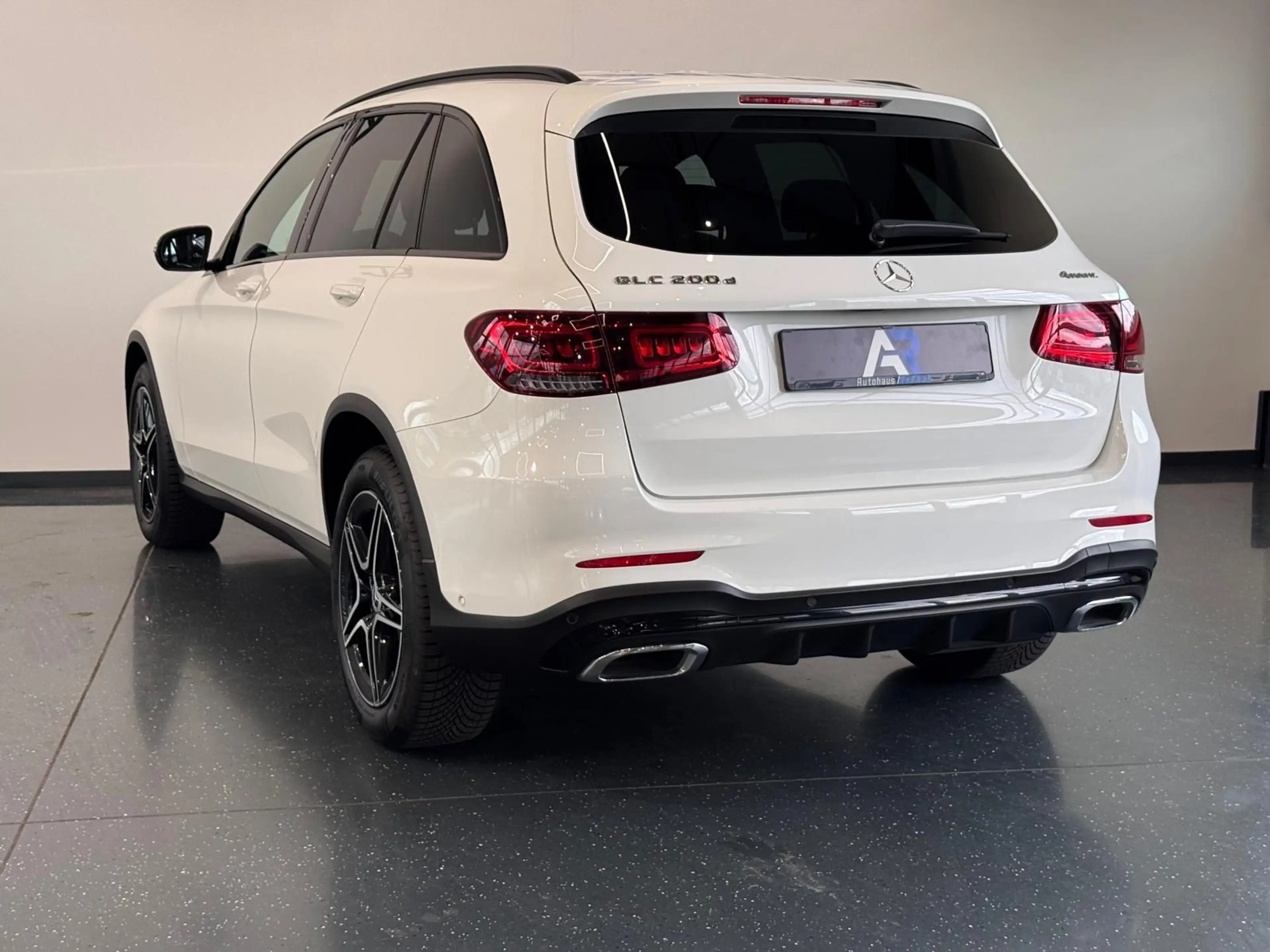 Mercedes-Benz GLC 200 d 4Matic*AMG*NIGHT*PANORAMA*LED*MULTIBEAM — photo 11