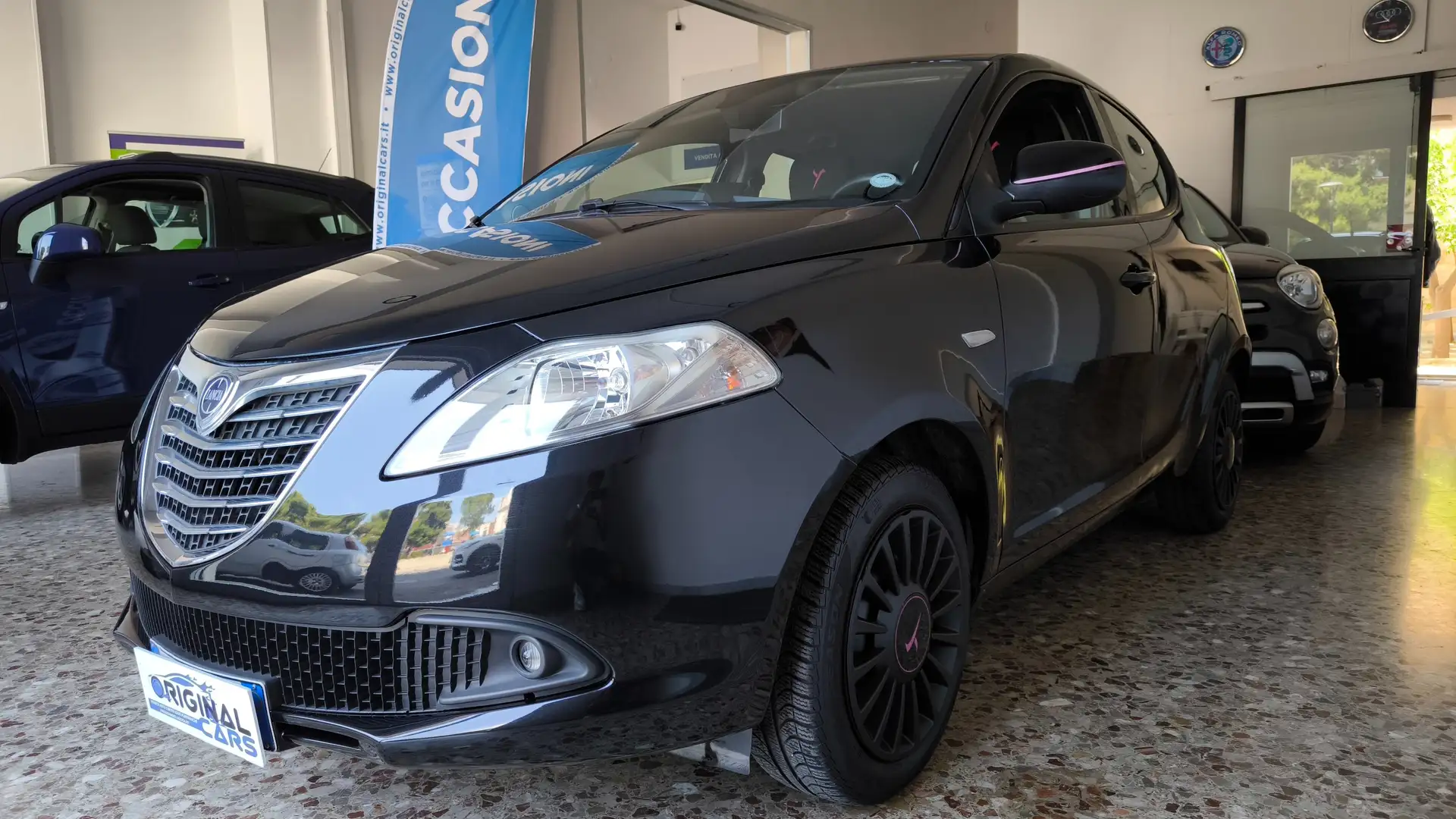 Lancia Ypsilon Ypsilon 1.2 8v Silver 69cv Nero - 1