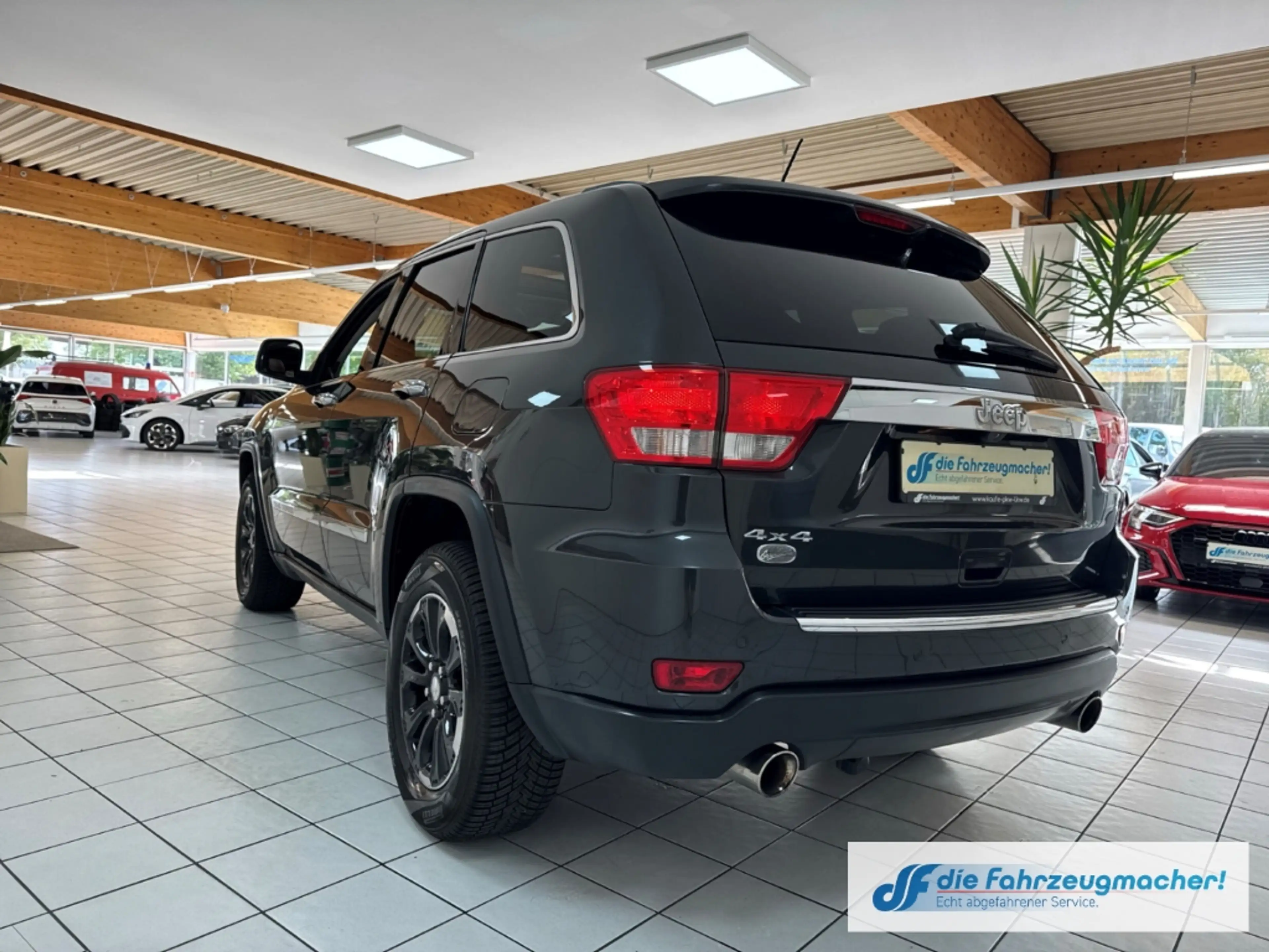Jeep Grand Cherokee 5.7 V8 HEMI Overland Panodach Tüv03/27 *EXPORT — photo 3