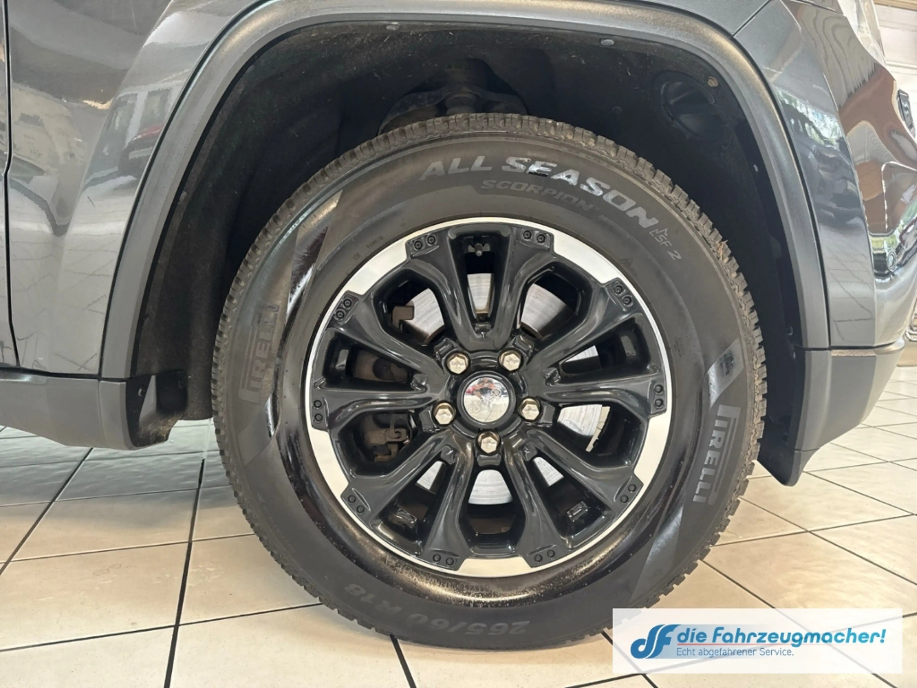 Jeep Grand Cherokee 5.7 V8 HEMI Overland Panodach Tüv03/27 *EXPORT — photo 10