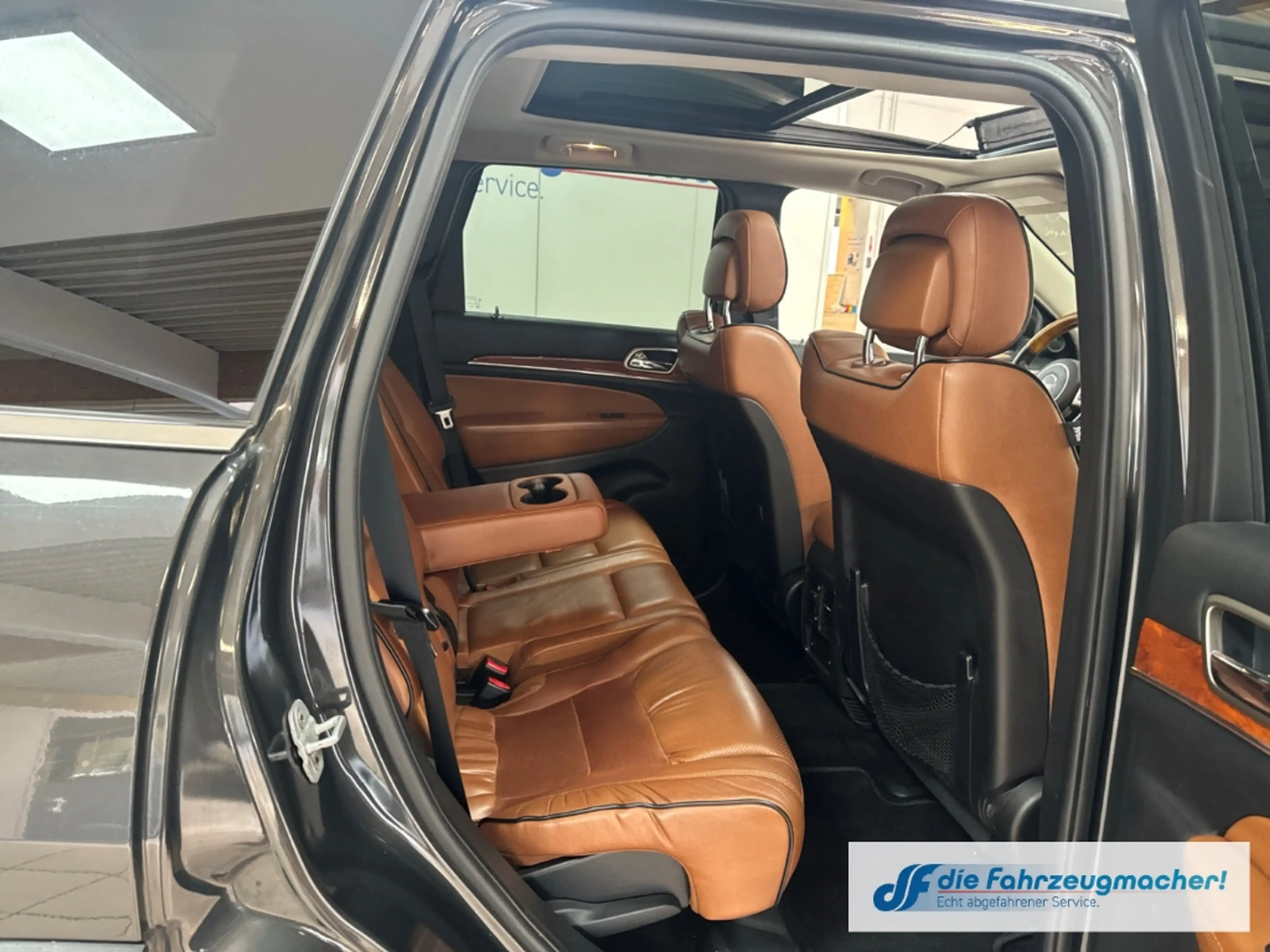 Jeep Grand Cherokee 5.7 V8 HEMI Overland Panodach Tüv03/27 *EXPORT — photo 12
