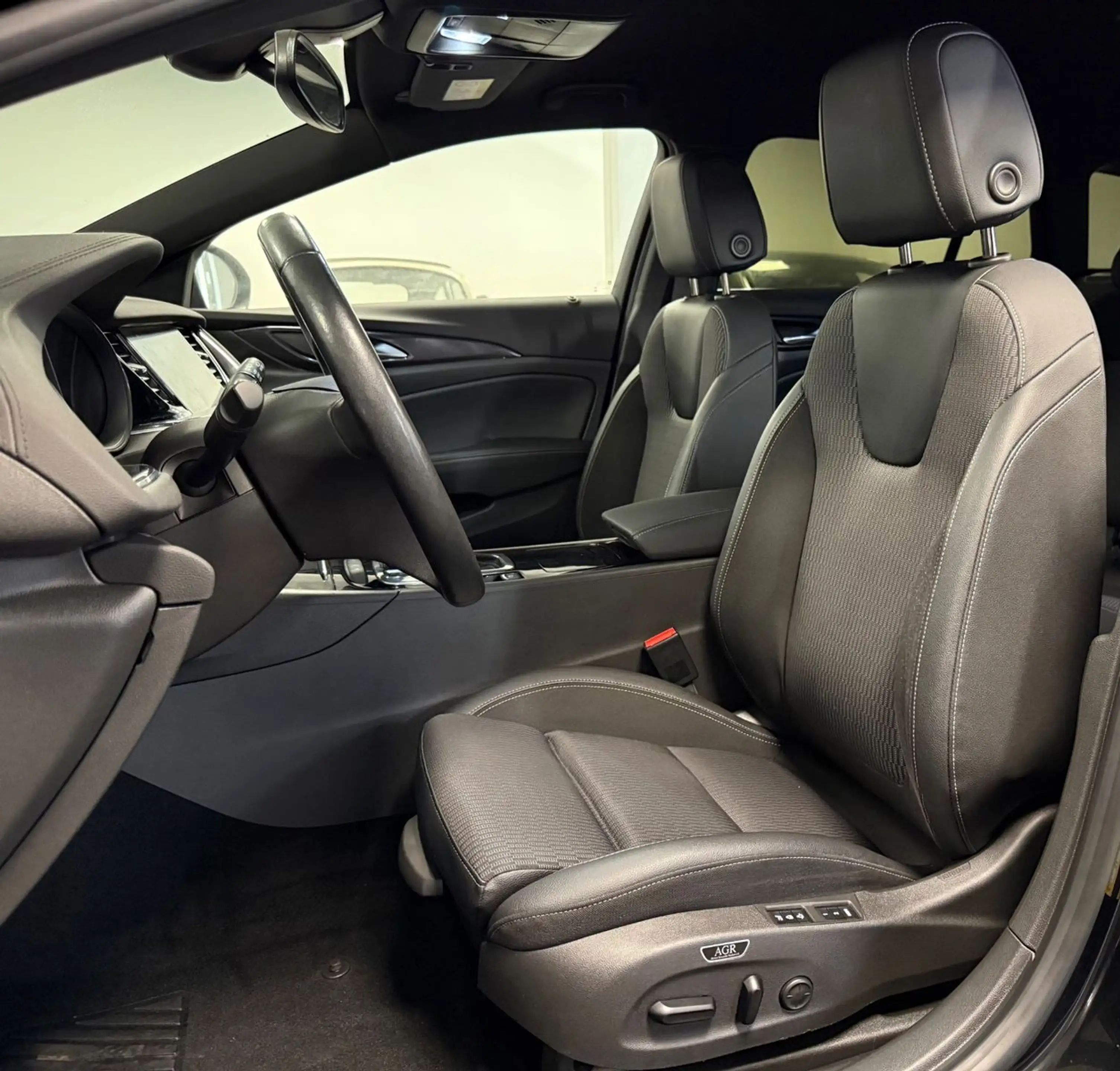 Opel Insignia 1.5 Business Auto ST NAVi*Tempomat*LED* — photo 9