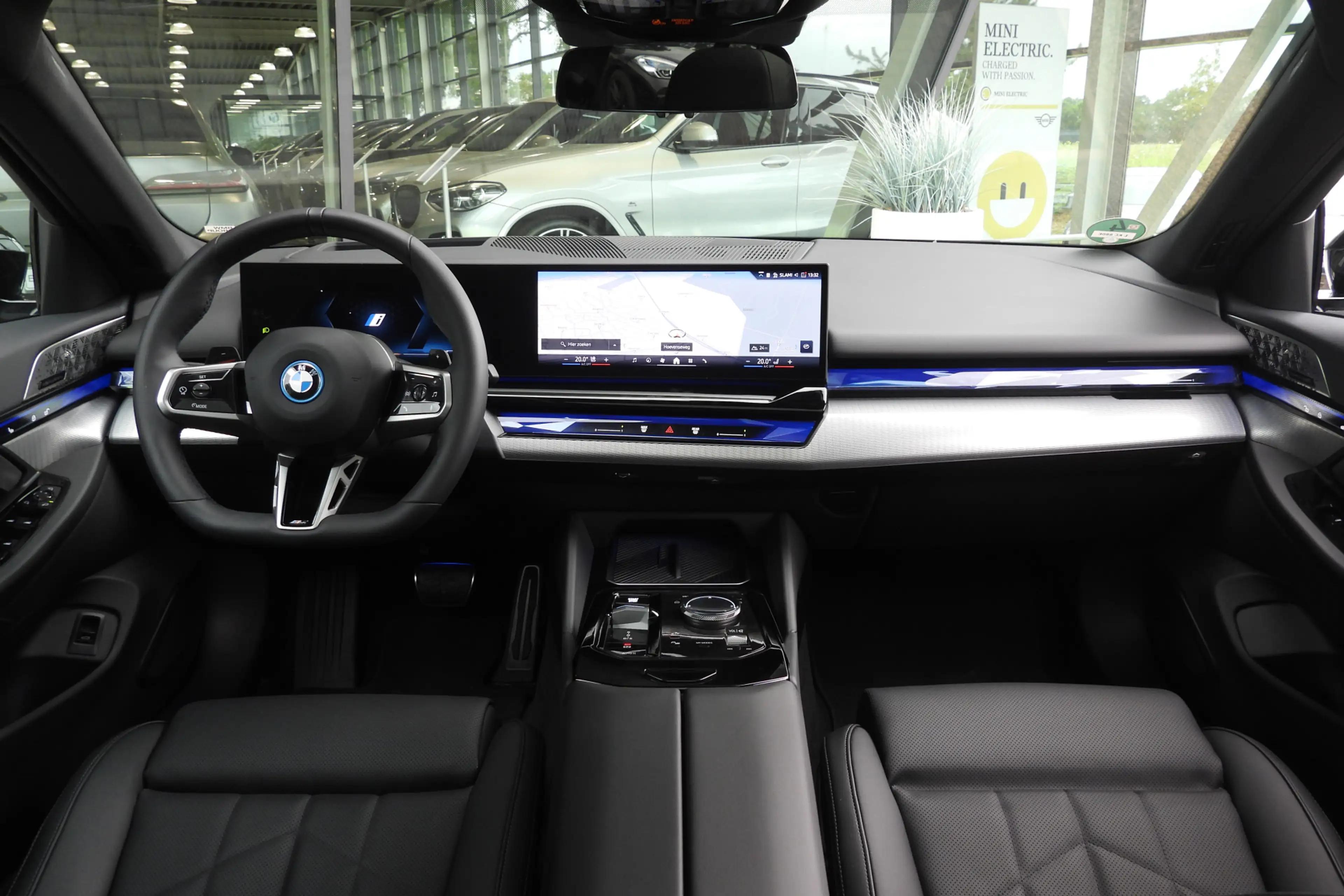 BMW 550 5 Serie Touring 550e xDrive M Sport Automaat / Tre — photo 4